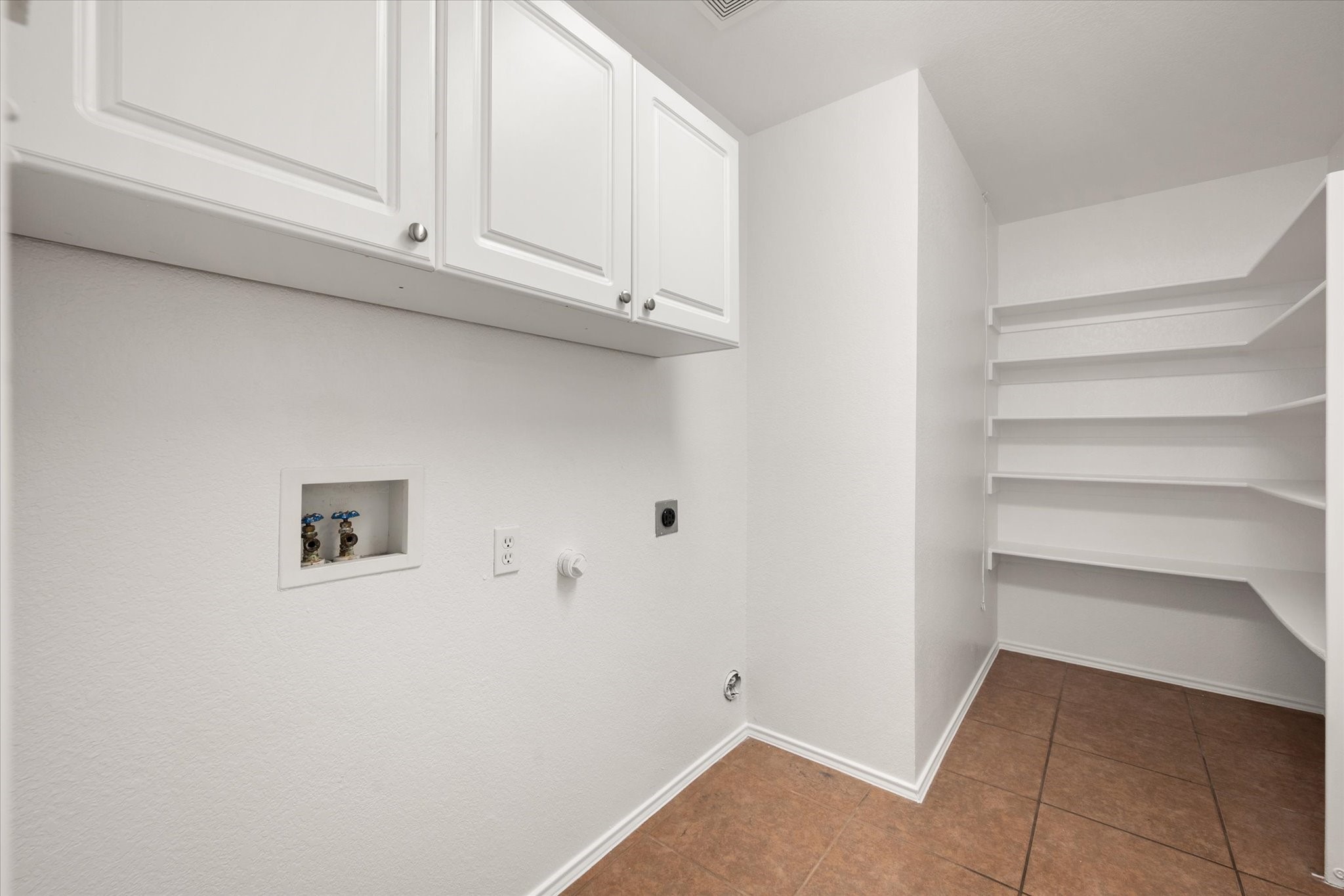 1627 Wintercrest Road Grand Prairie TX 75052