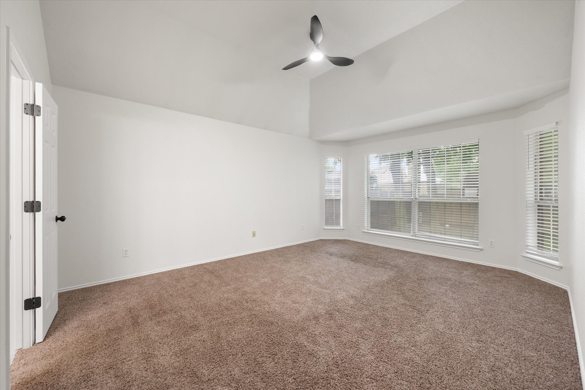 1627 Wintercrest Road Grand Prairie TX 75052