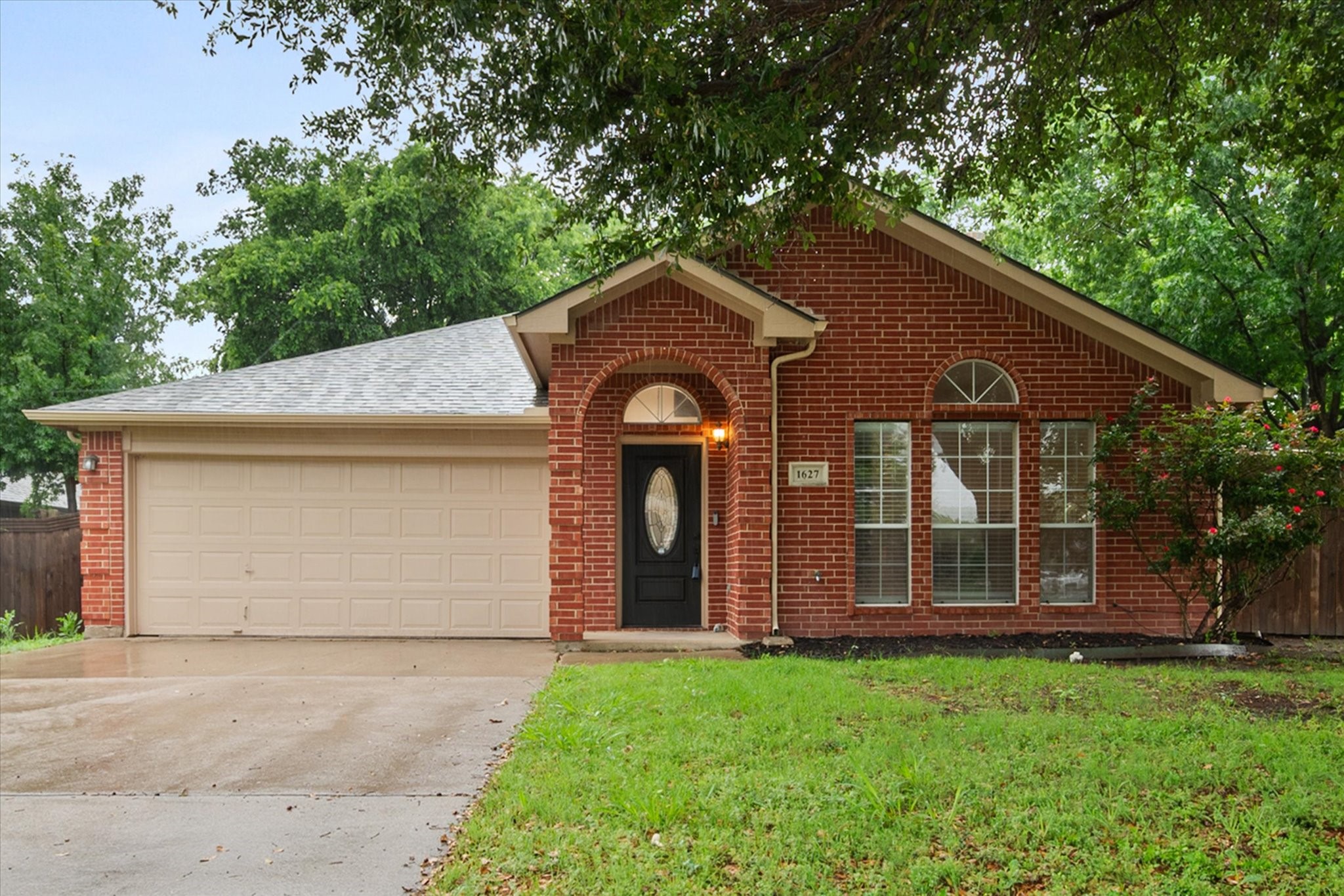 1627 Wintercrest Road Grand Prairie TX 75052