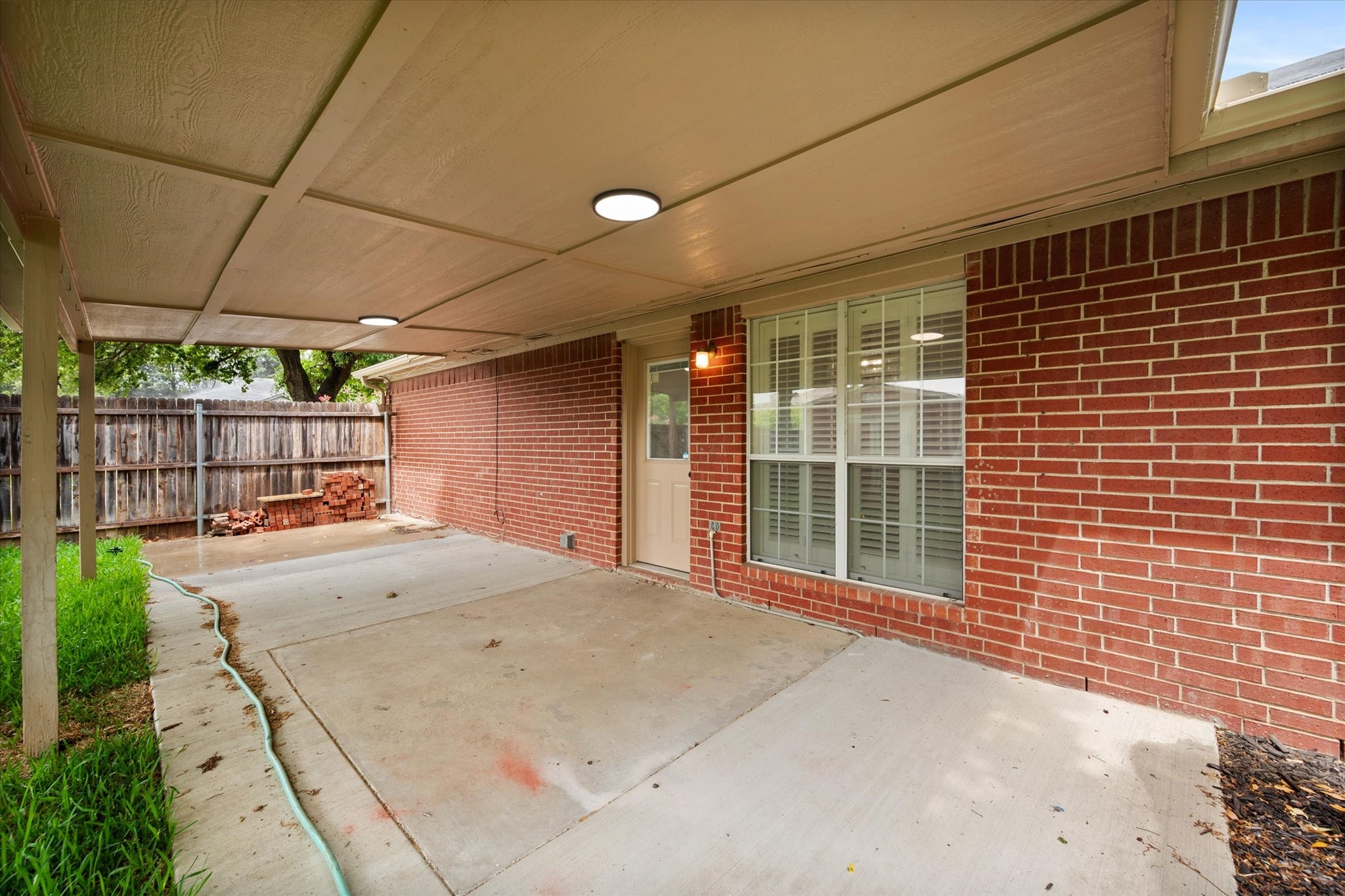 1627 Wintercrest Road Grand Prairie TX 75052