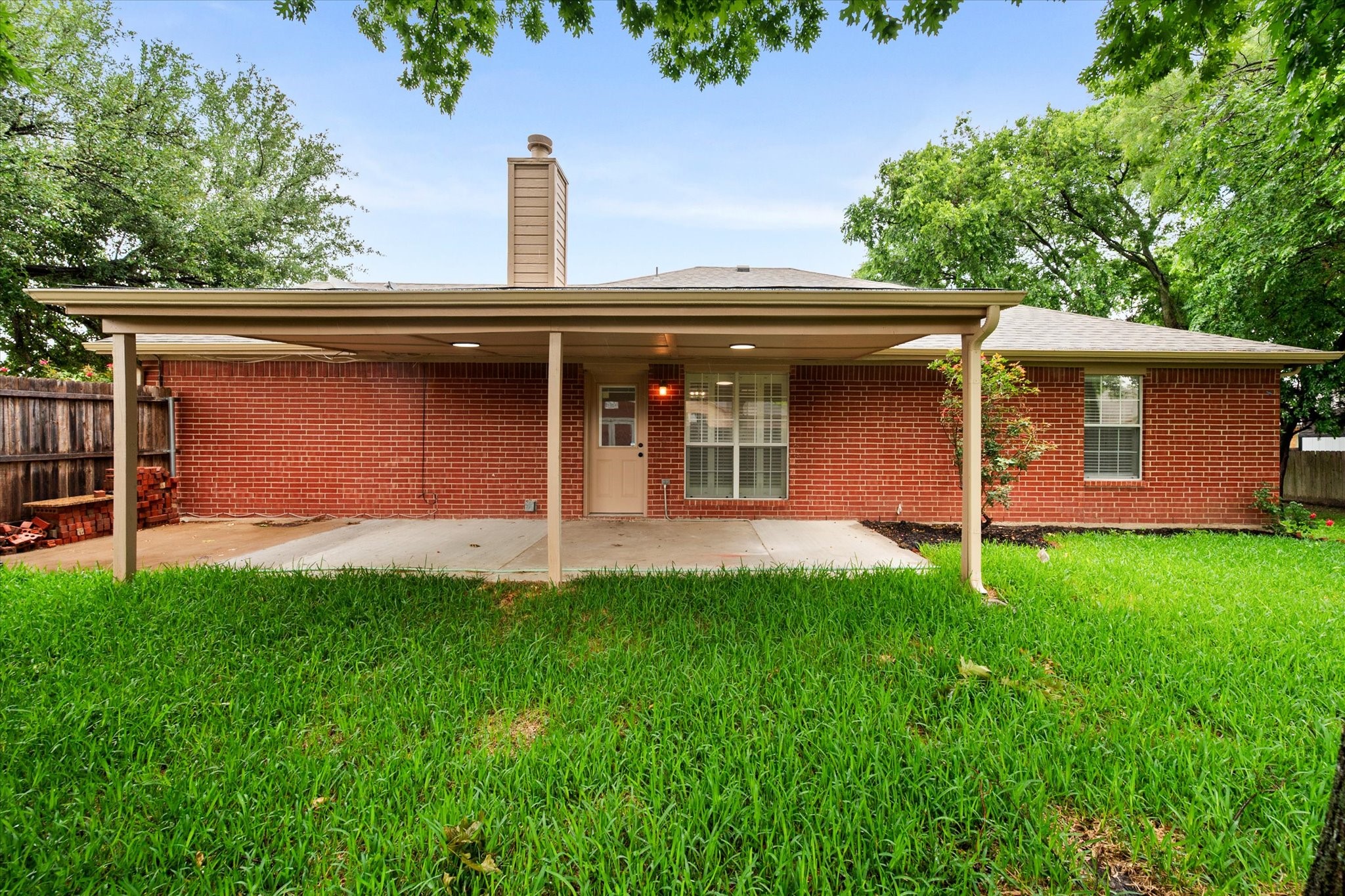 1627 Wintercrest Road Grand Prairie TX 75052