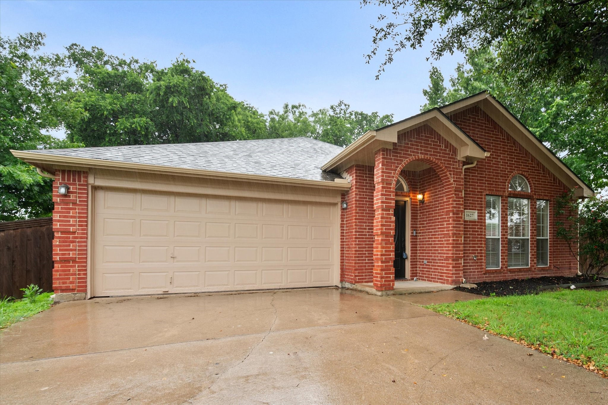 1627 Wintercrest Road Grand Prairie TX 75052