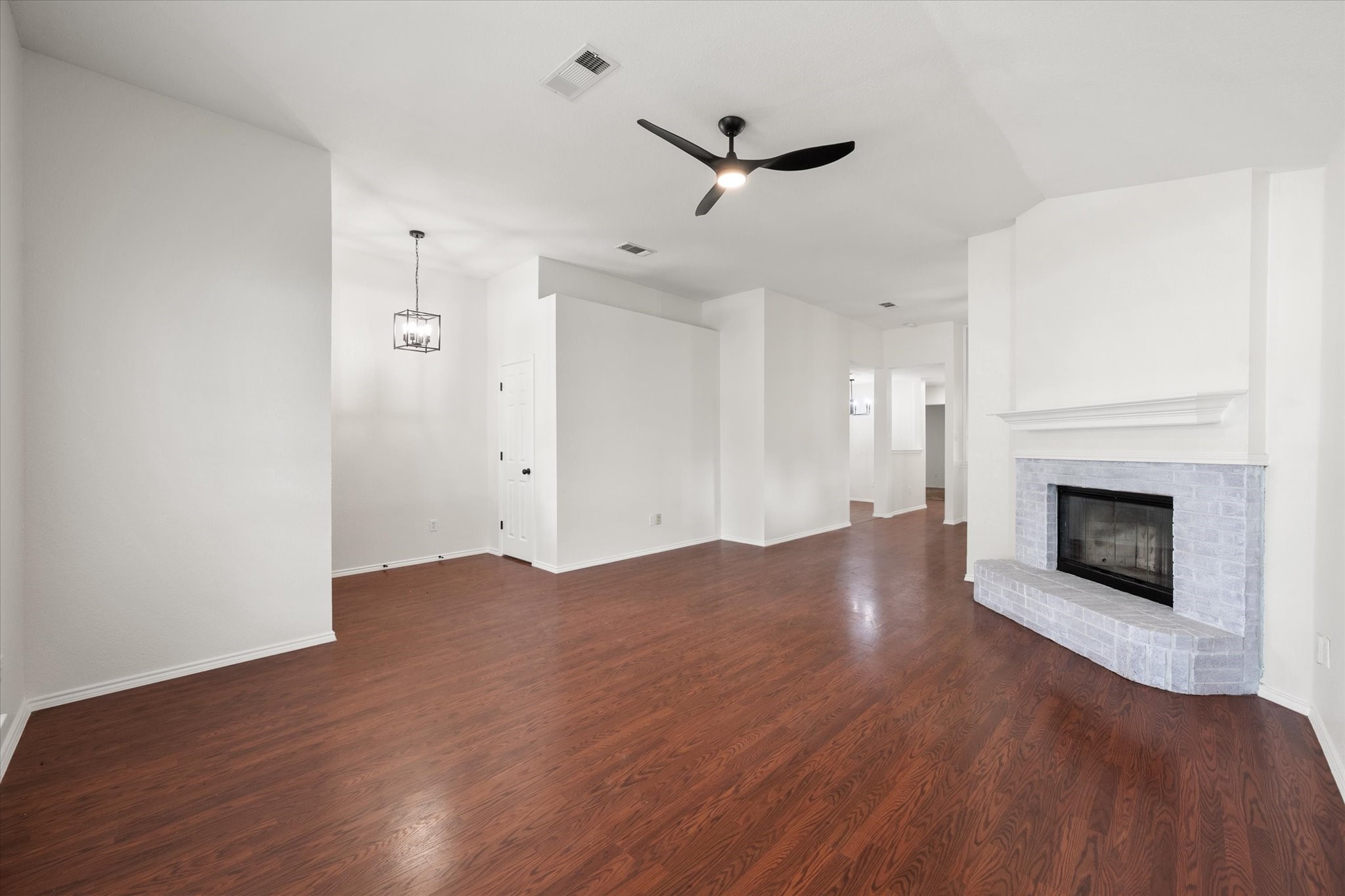 1627 Wintercrest Road Grand Prairie TX 75052