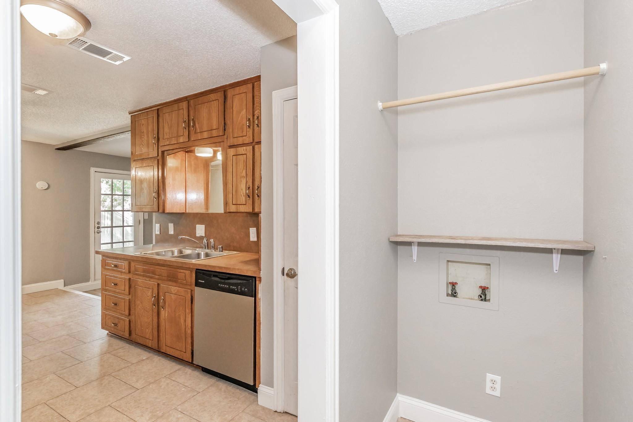 2013 Memphis Drive Bedford TX 76022