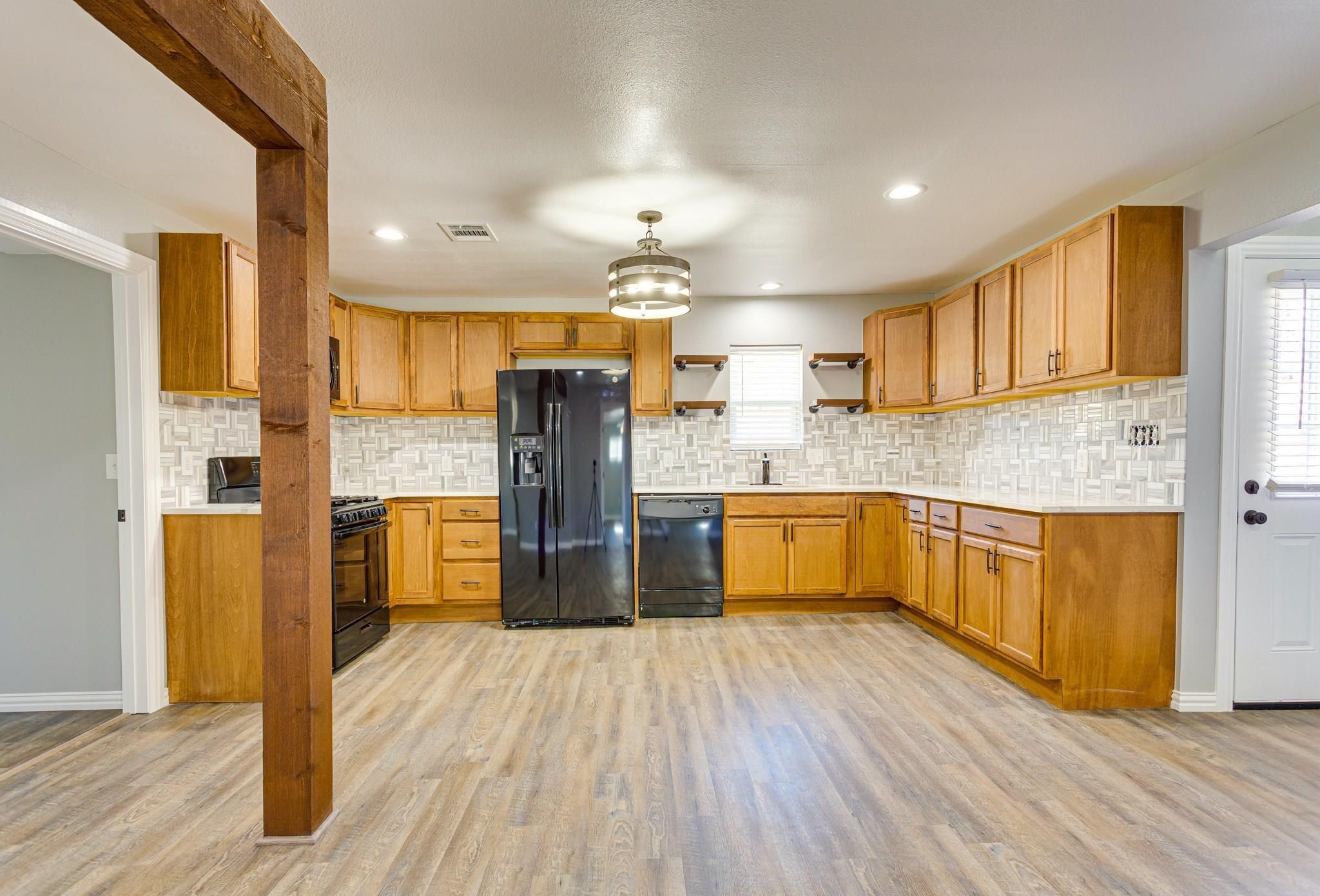 2725 Livingston Avenue Fort Worth TX 76110