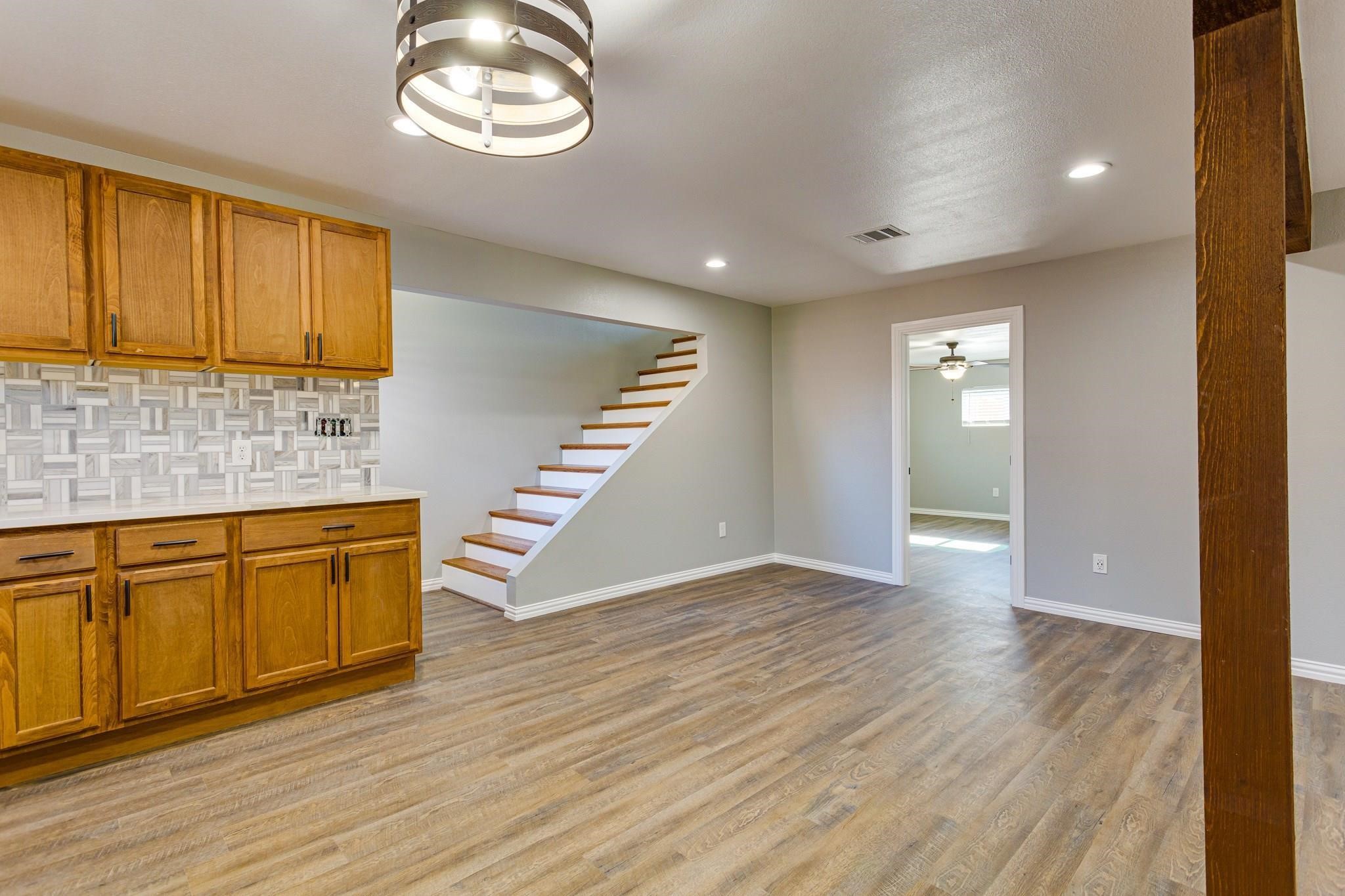2725 Livingston Avenue Fort Worth TX 76110