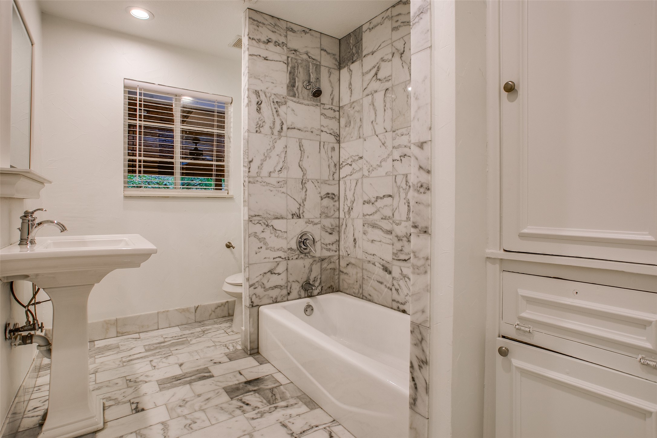 5815 Walnut Hill Lane Dallas TX 75230