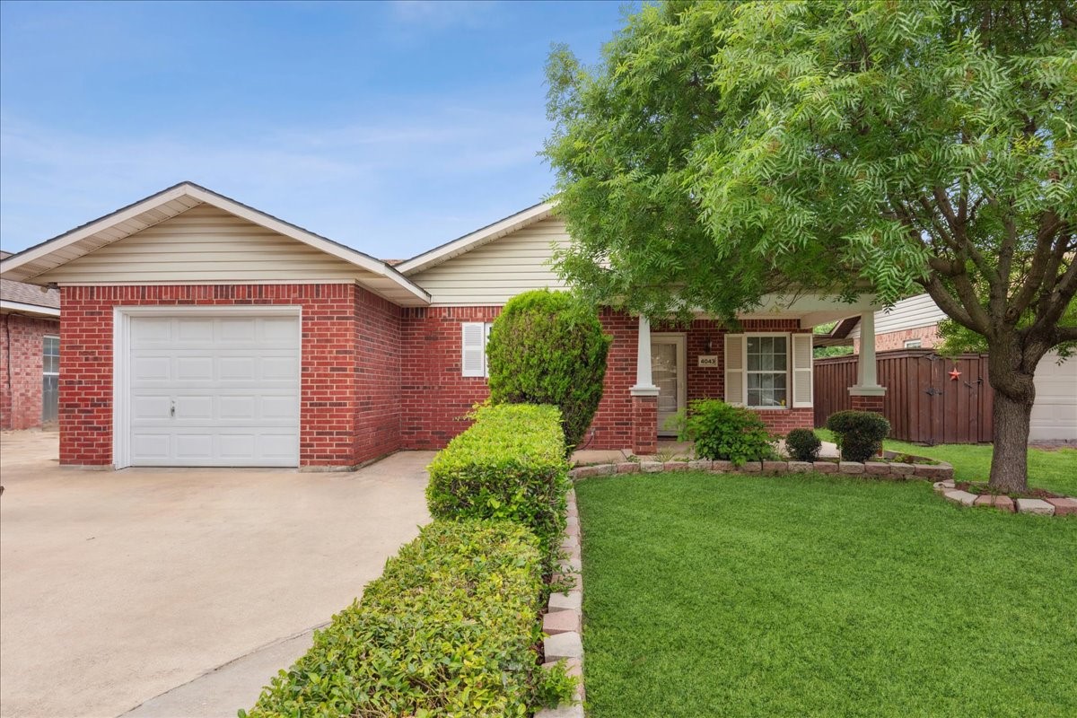 4043 Gray Oak Place Dallas TX 75212