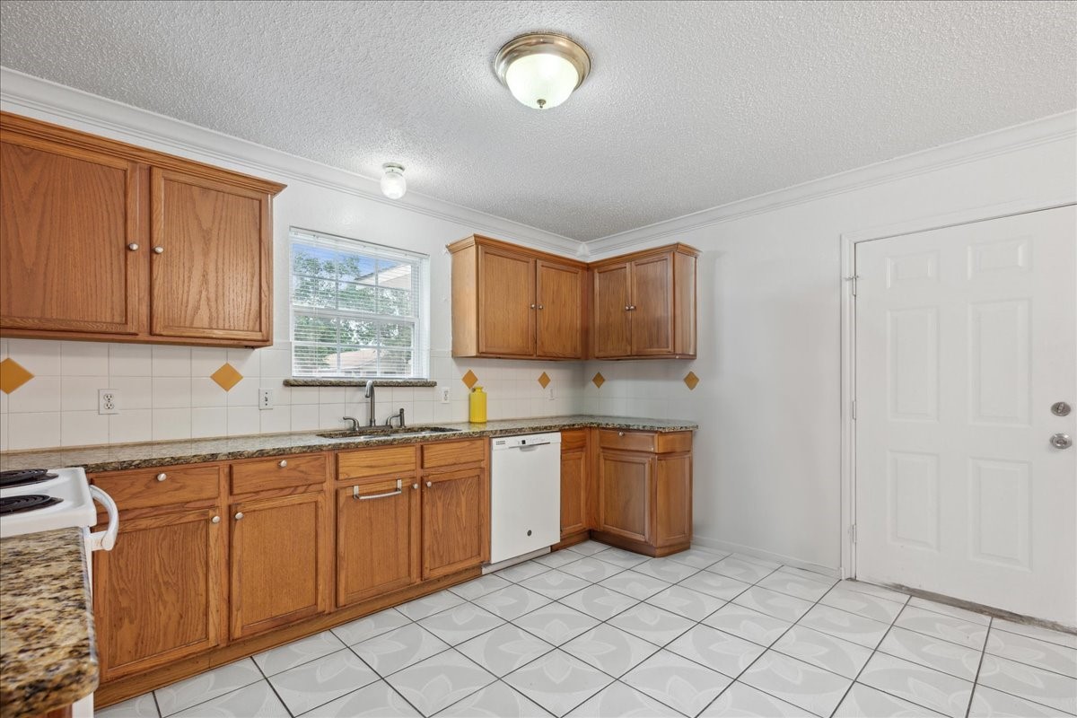 4043 Gray Oak Place Dallas TX 75212