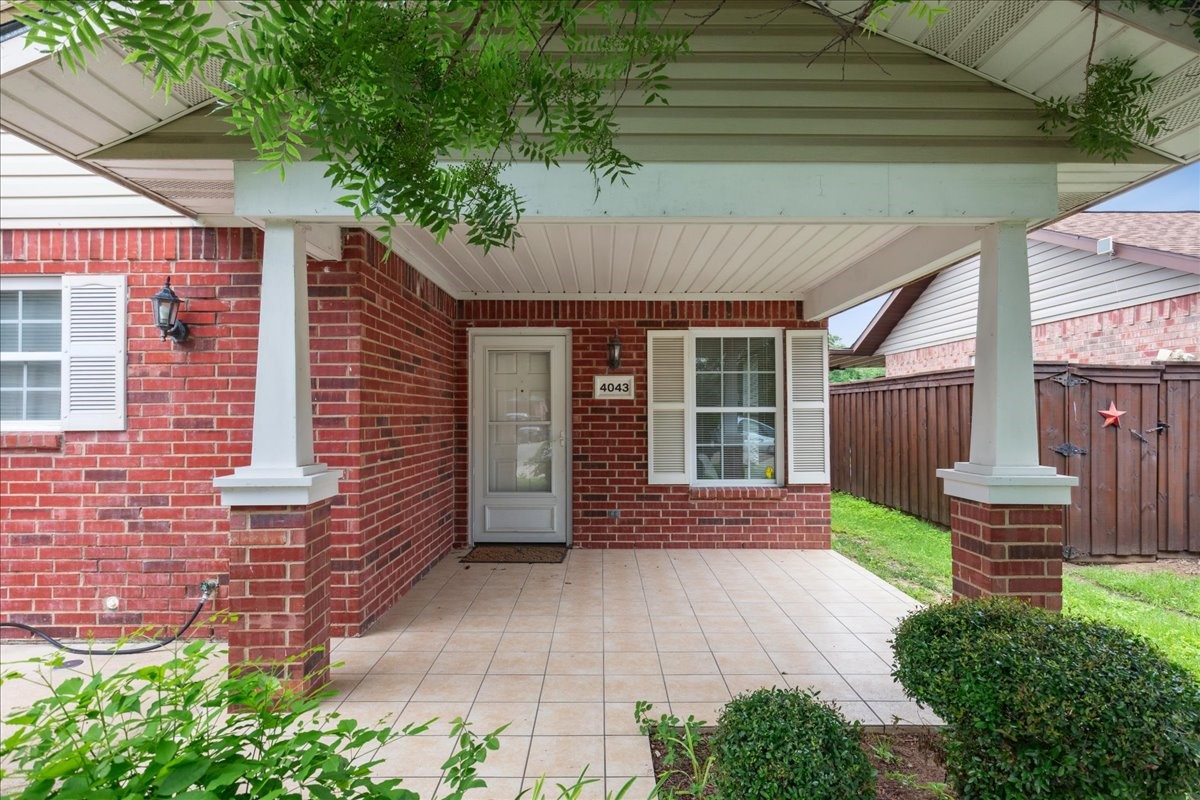 4043 Gray Oak Place Dallas TX 75212
