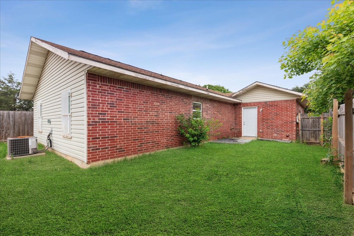 4043 Gray Oak Place Dallas TX 75212