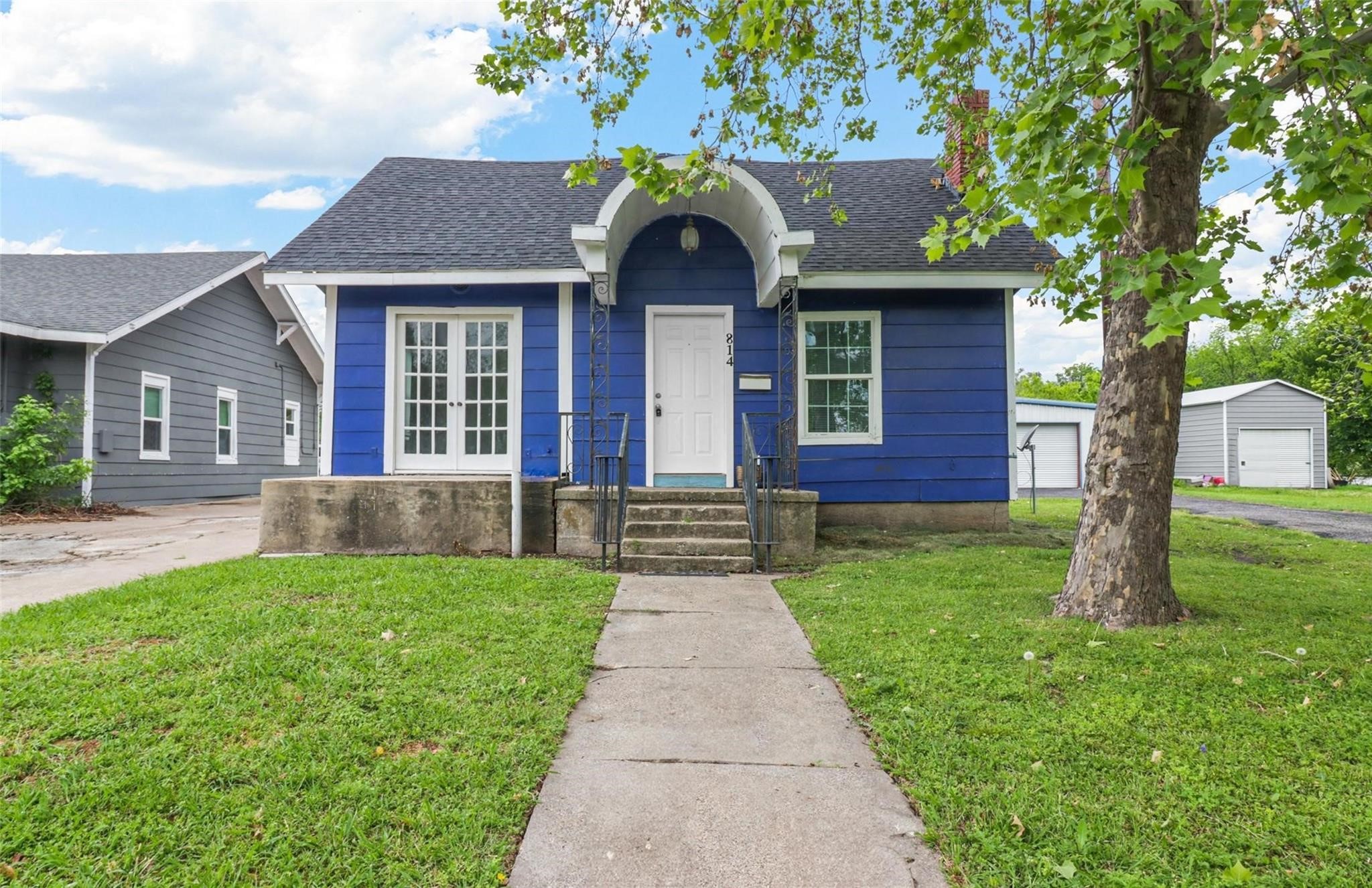 814 N Walnut Street Sherman TX 75090