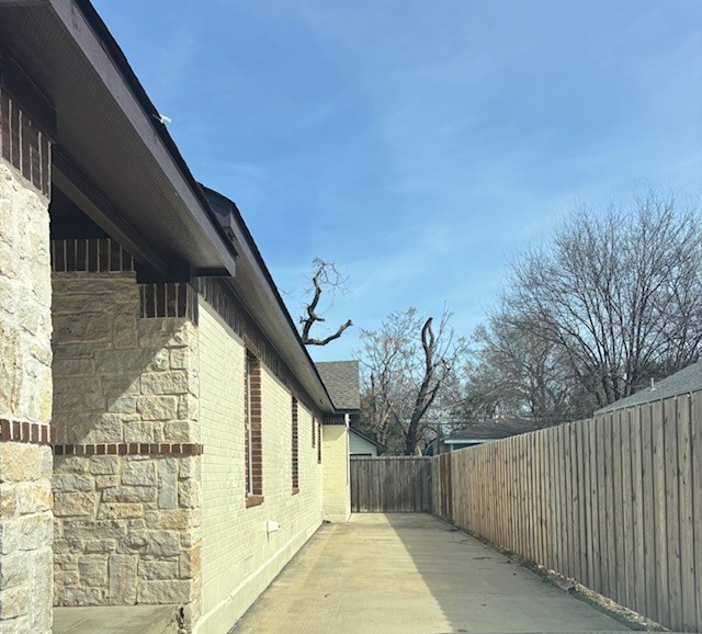 704 S Clinton Avenue Dallas TX 75208