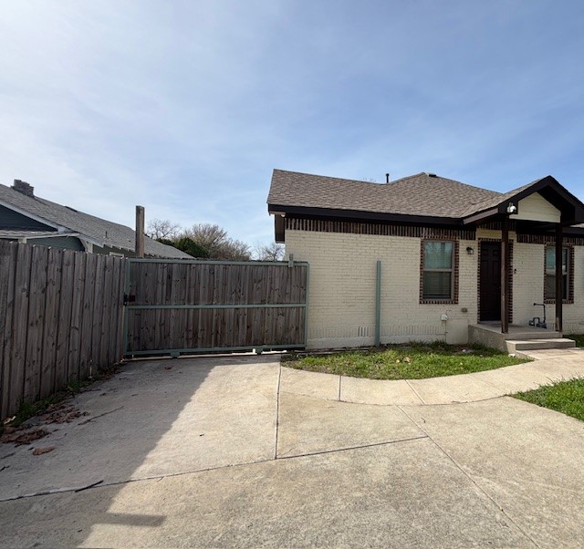 704 S Clinton Avenue Dallas TX 75208