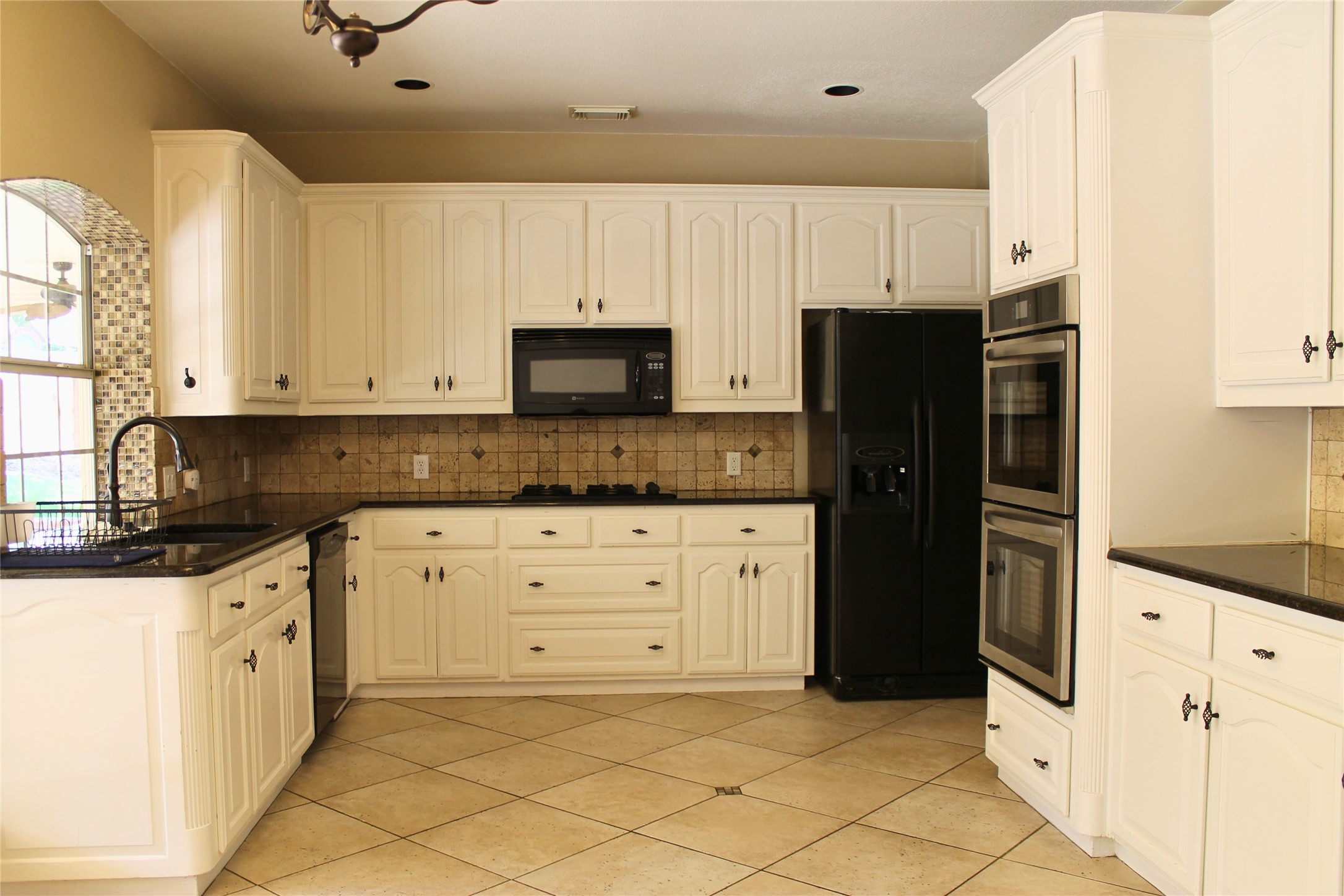 2719 Hidden Lake Drive Grapevine TX 76051