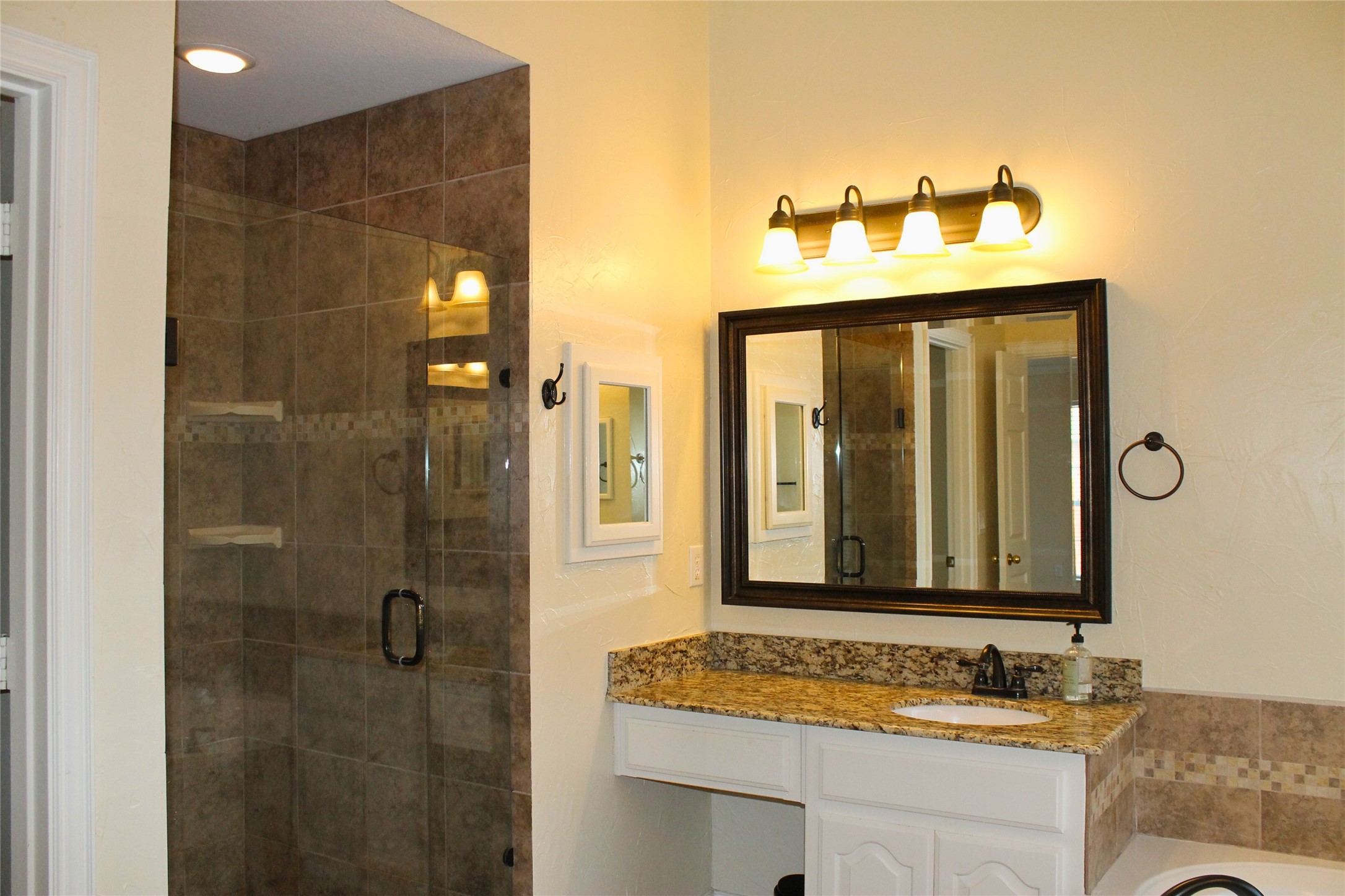 2719 Hidden Lake Drive Grapevine TX 76051