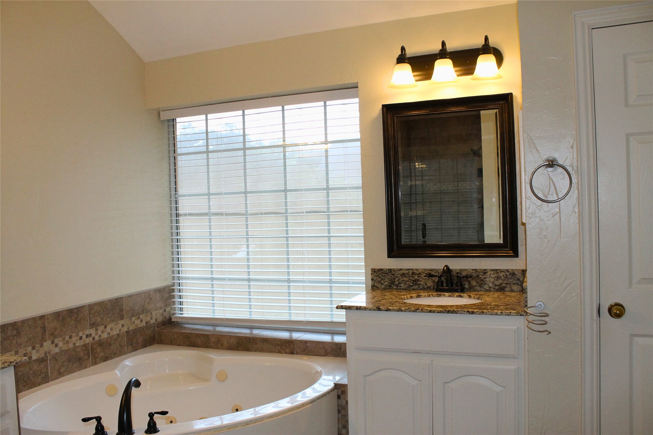 2719 Hidden Lake Drive Grapevine TX 76051