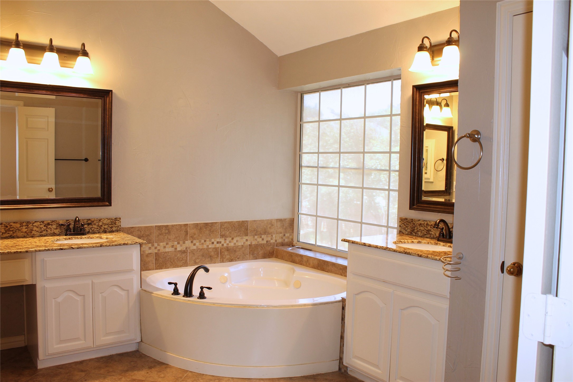 2719 Hidden Lake Drive Grapevine TX 76051