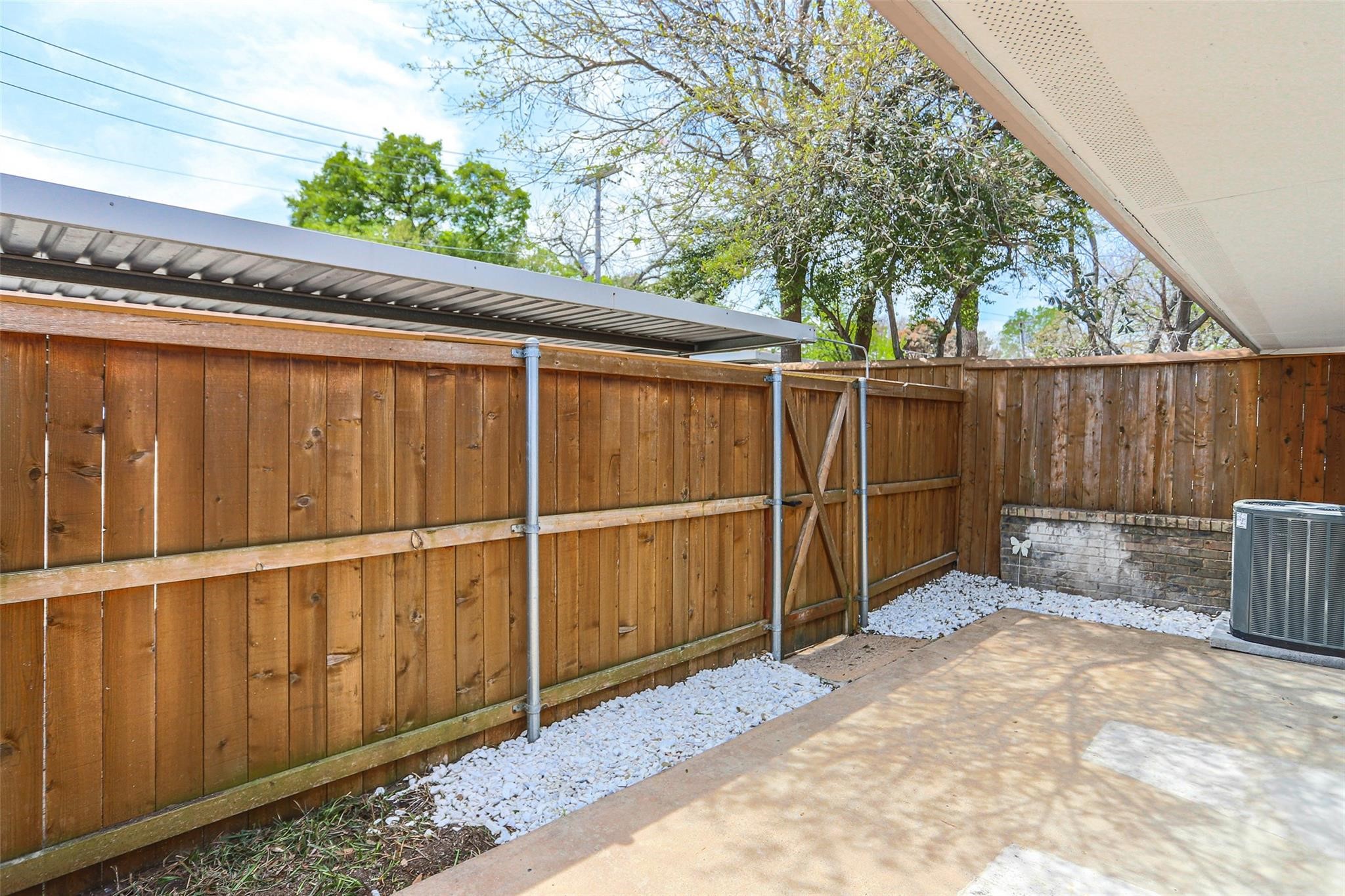13706 Flagstone Lane Dallas TX 75240