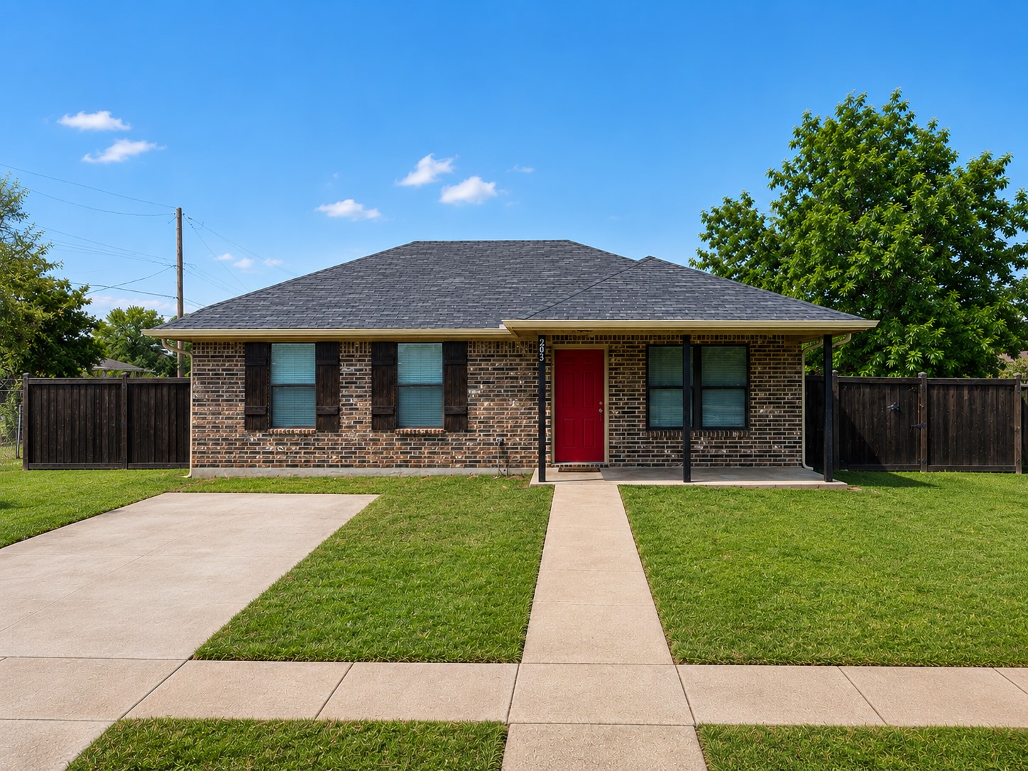 203 W Willow Street Sanger TX 76266