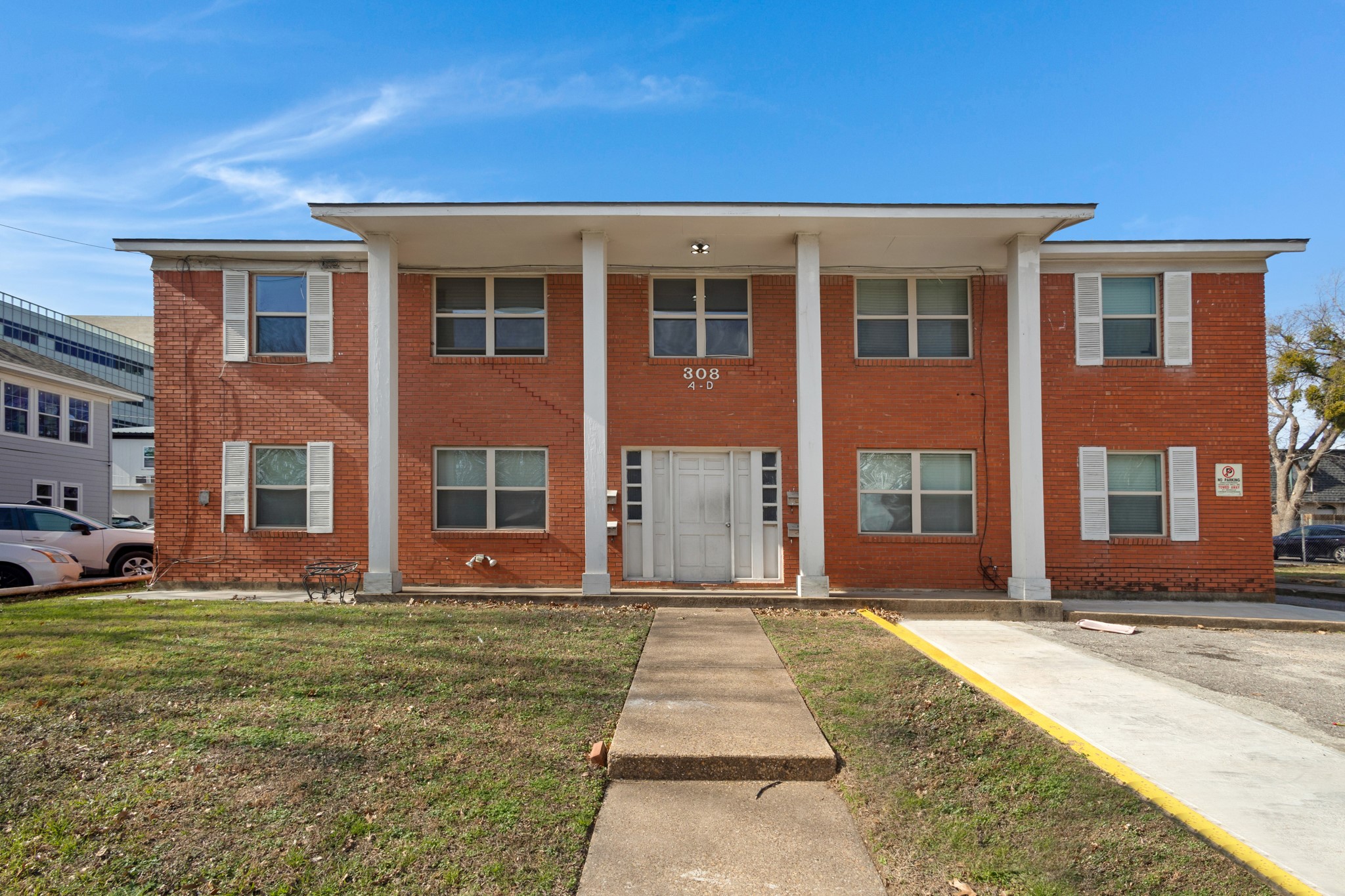 308 College Street Arlington TX 76010