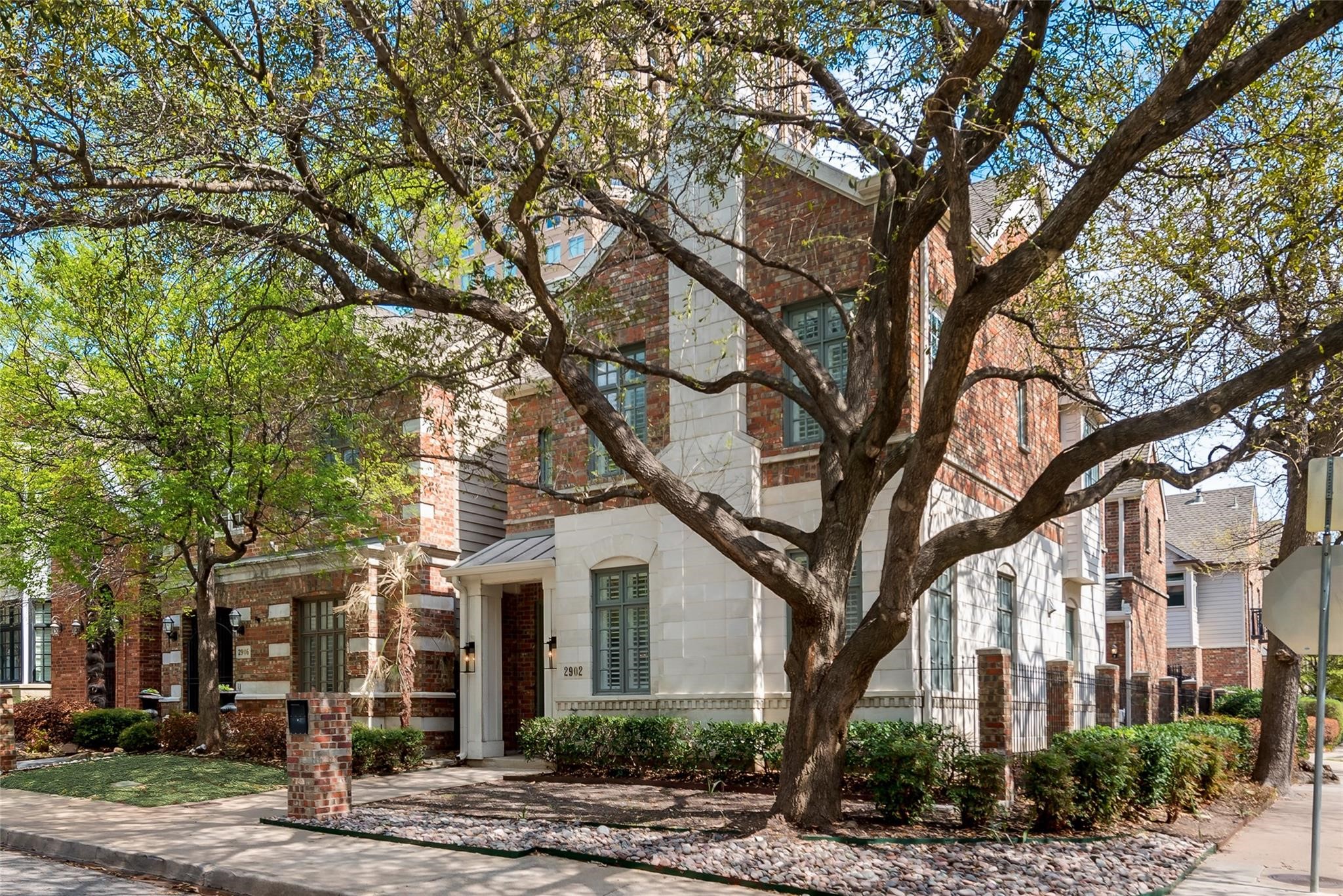 2902 N Pearl Street Dallas TX 75201