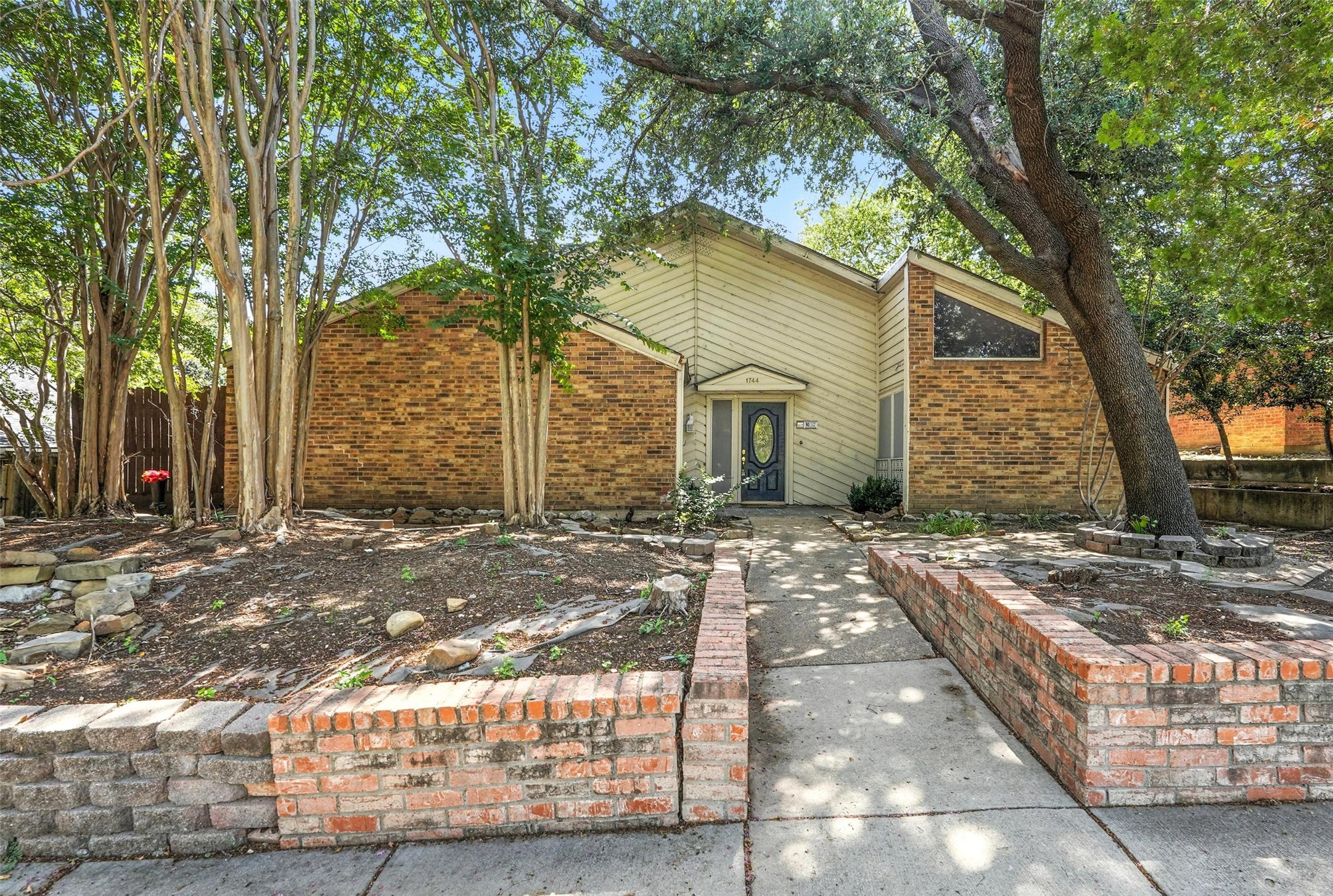 1744 Hartford Drive Carrollton TX 75007