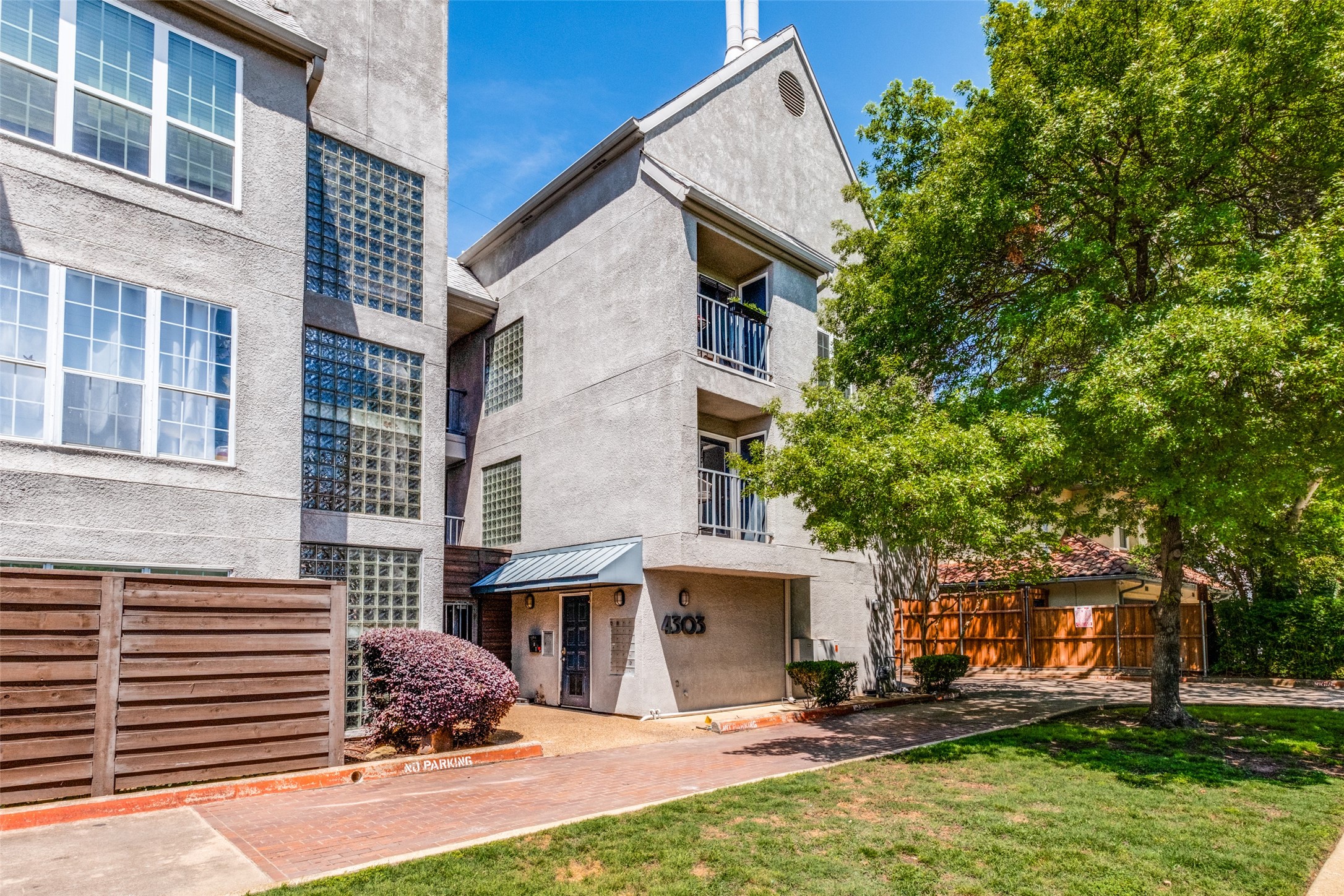 4303 Buena Vista Street Dallas TX 75205