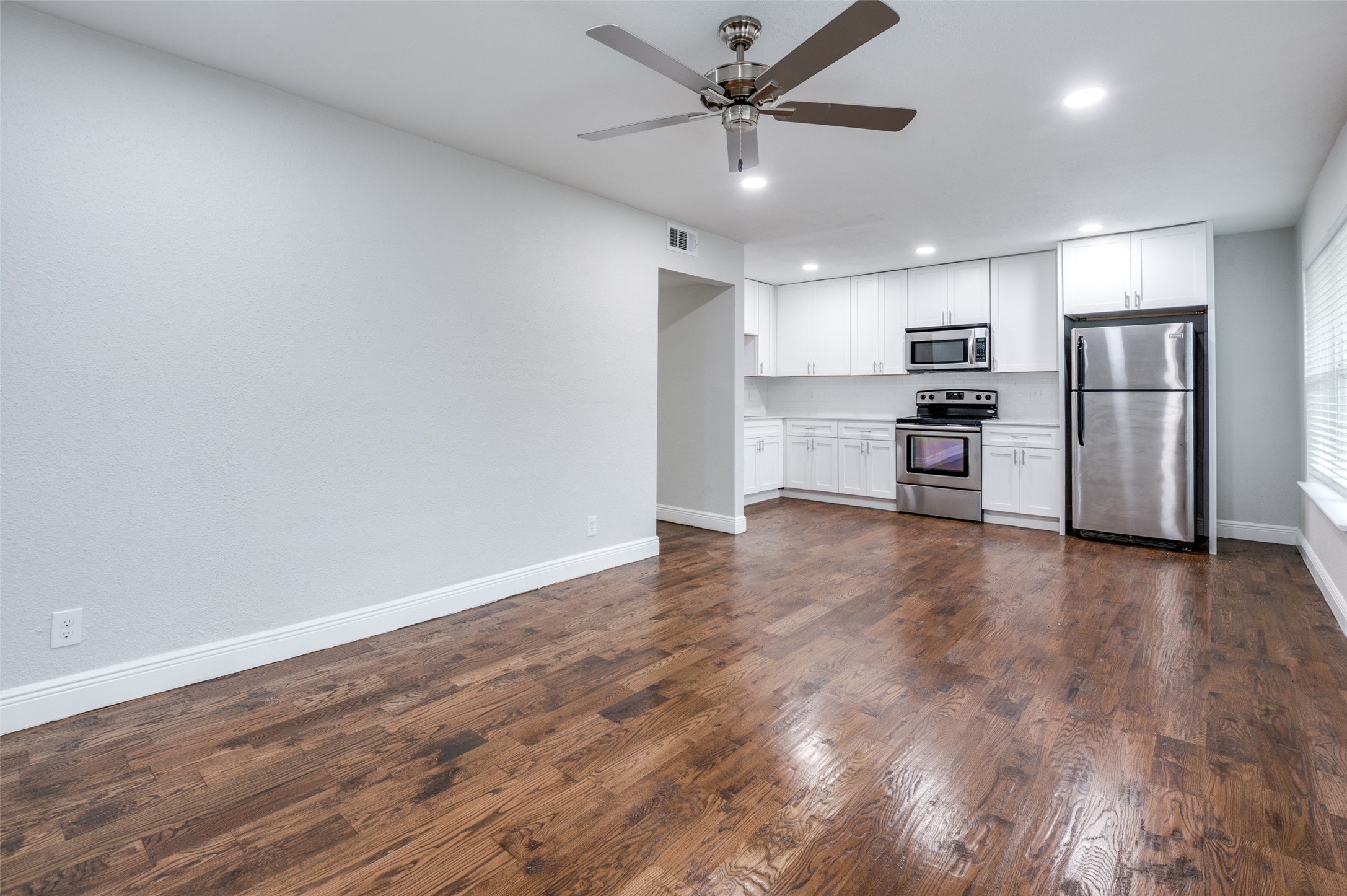 5444 Gaston Avenue Dallas TX 75214