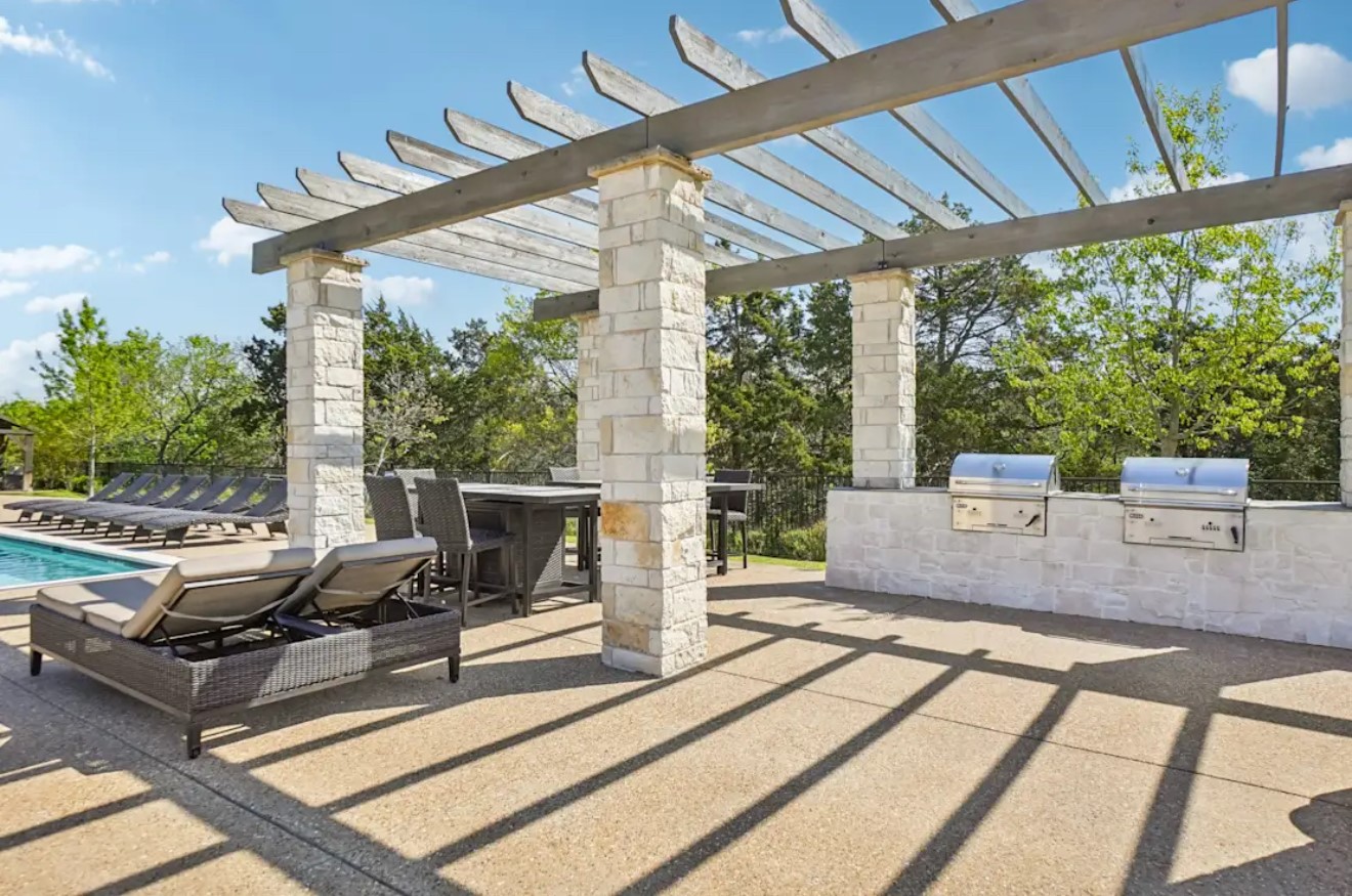 8200 Clarksprings Drive Dallas TX 75236