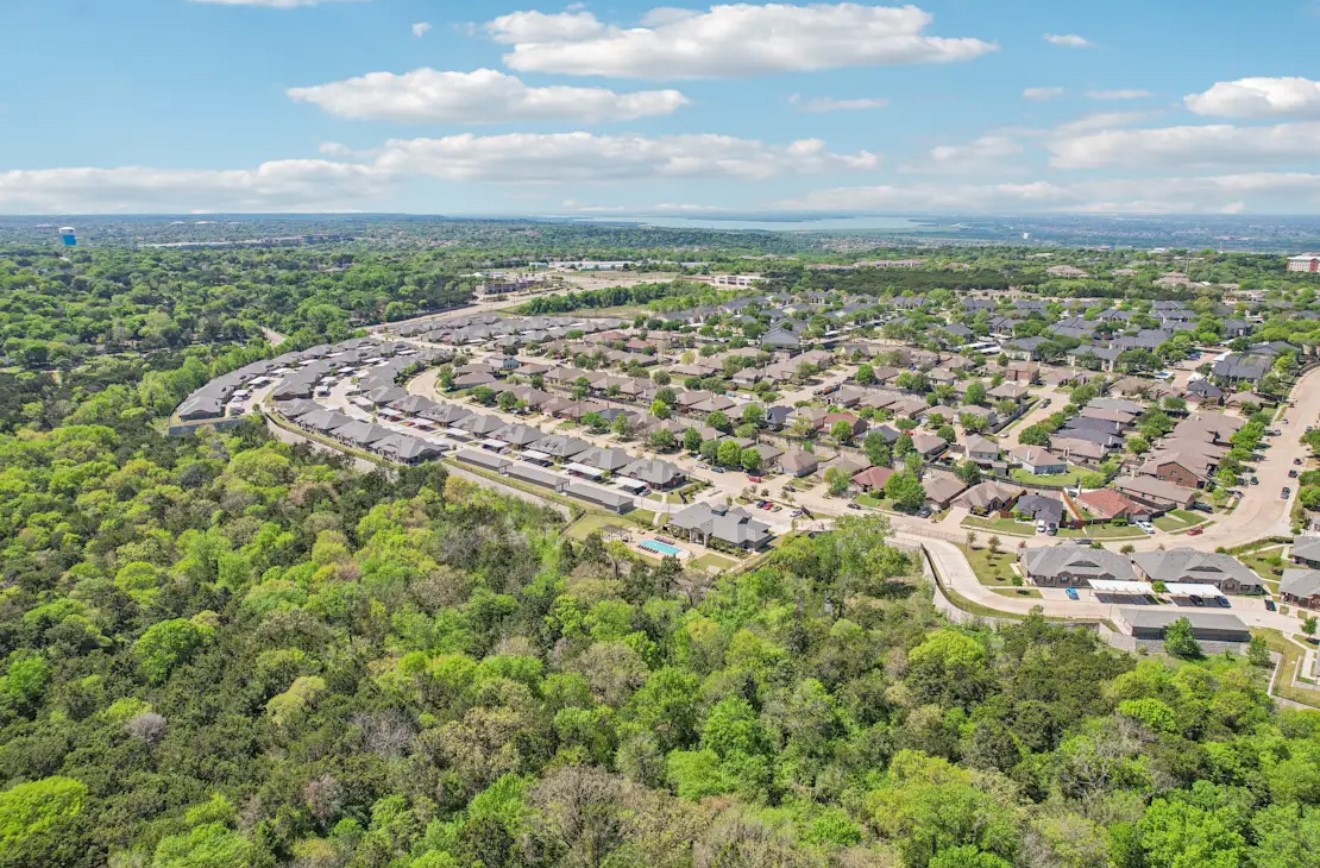 8200 Clarksprings Drive Dallas TX 75236