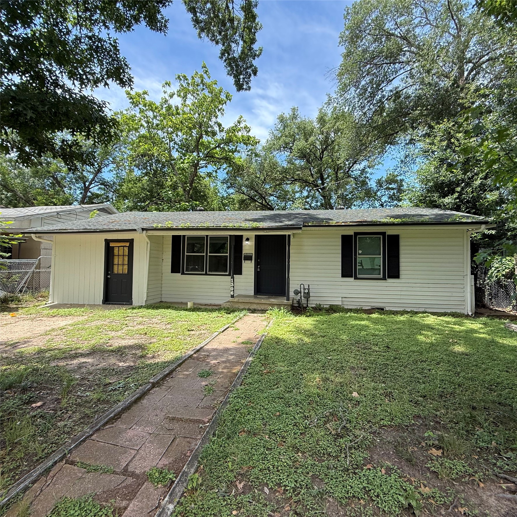 1306 Liveoak Avenue Corsicana TX 75110