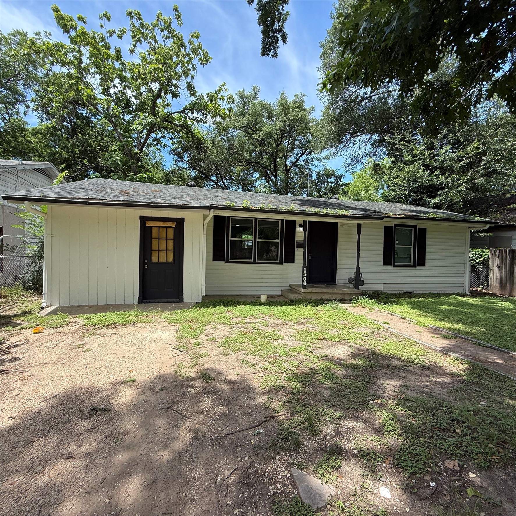 1306 Liveoak Avenue Corsicana TX 75110