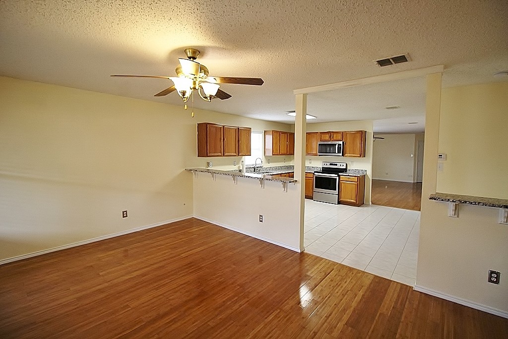 2936 Santa Sabina Drive Grand Prairie TX 75052