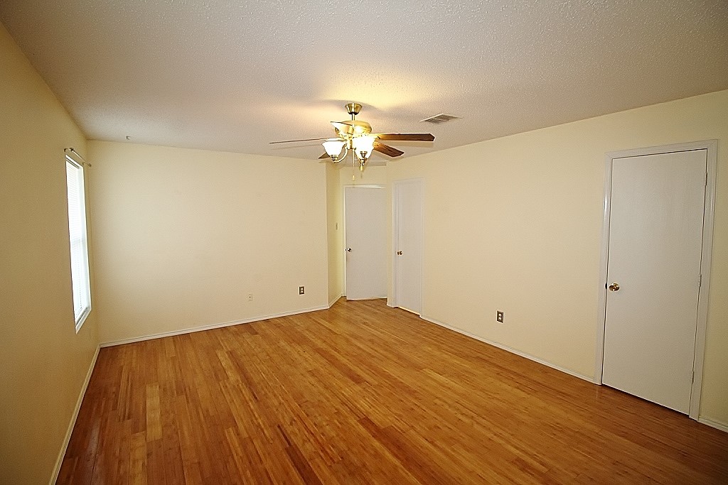 2936 Santa Sabina Drive Grand Prairie TX 75052