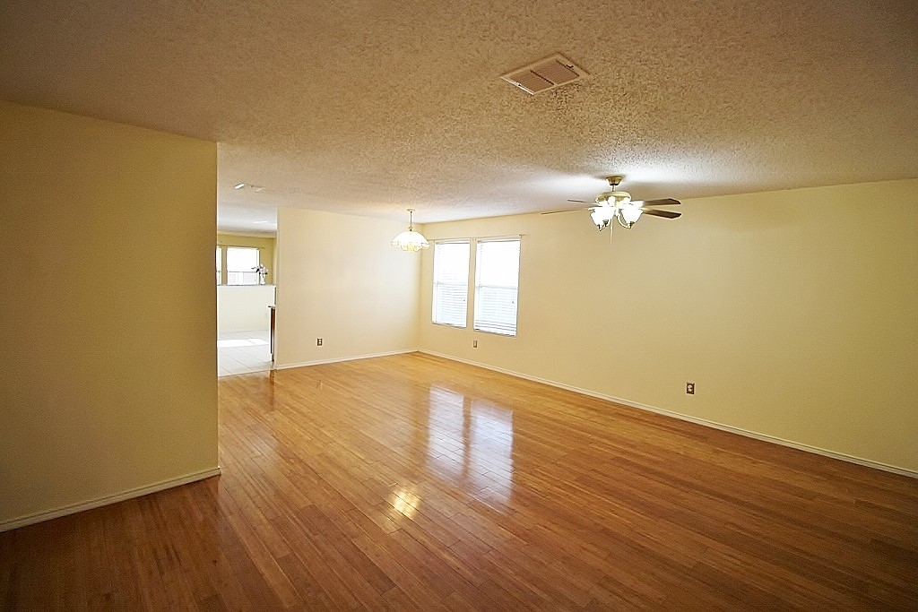 2936 Santa Sabina Drive Grand Prairie TX 75052