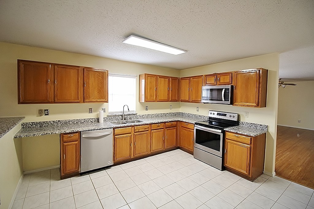 2936 Santa Sabina Drive Grand Prairie TX 75052
