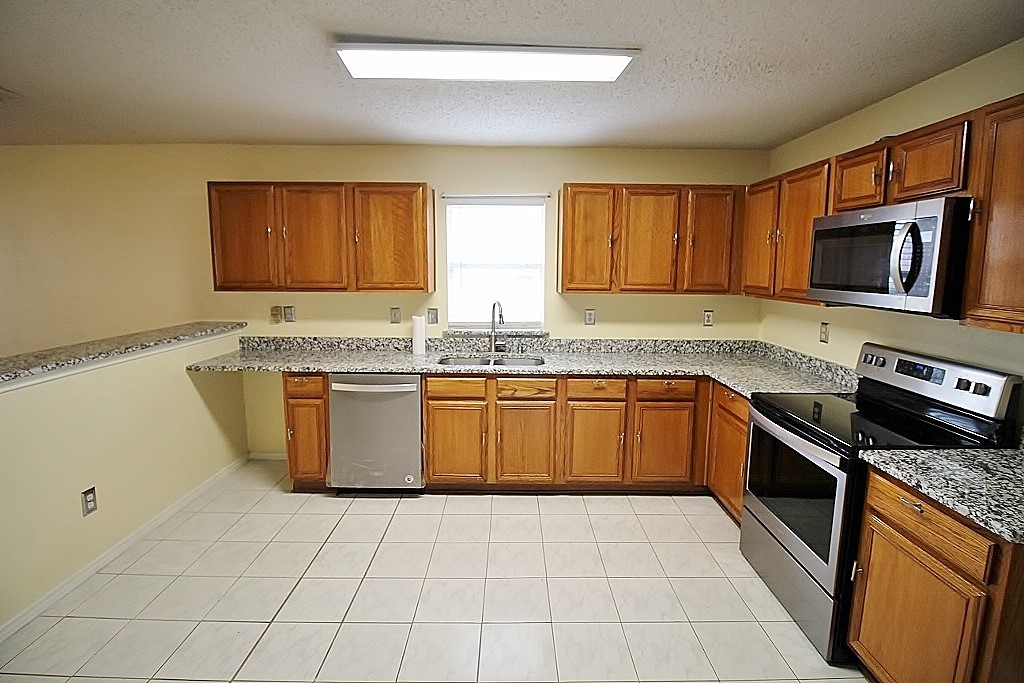 2936 Santa Sabina Drive Grand Prairie TX 75052