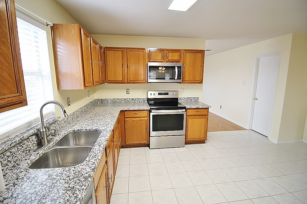 2936 Santa Sabina Drive Grand Prairie TX 75052