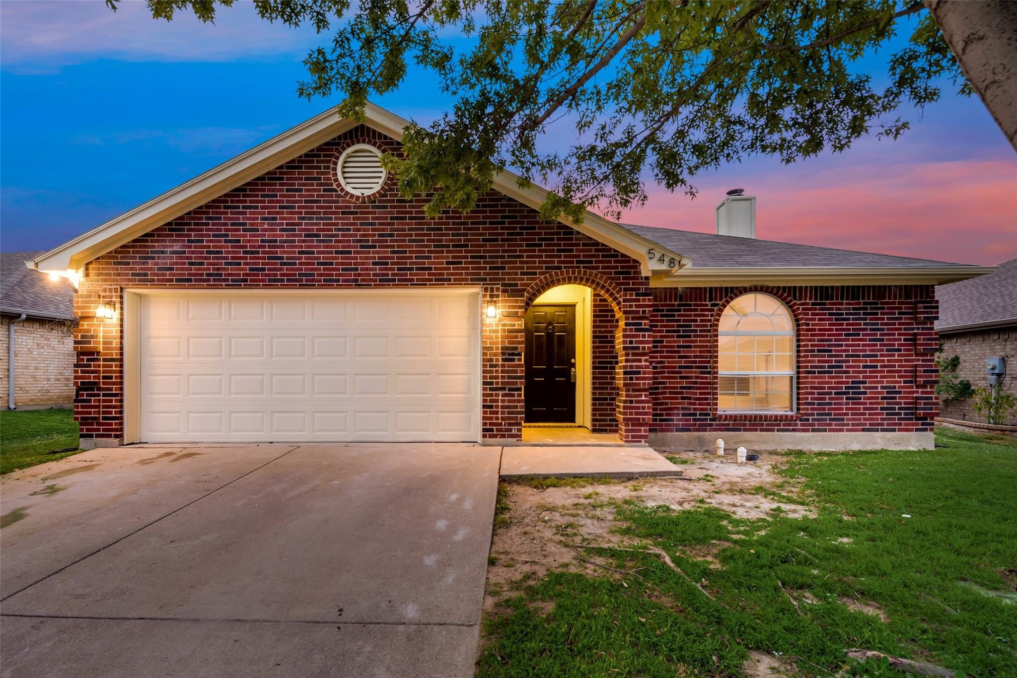 548 Asbury Drive Saginaw TX 76179