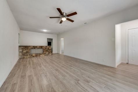 2704 Rosen Avenue Fort Worth TX 76164