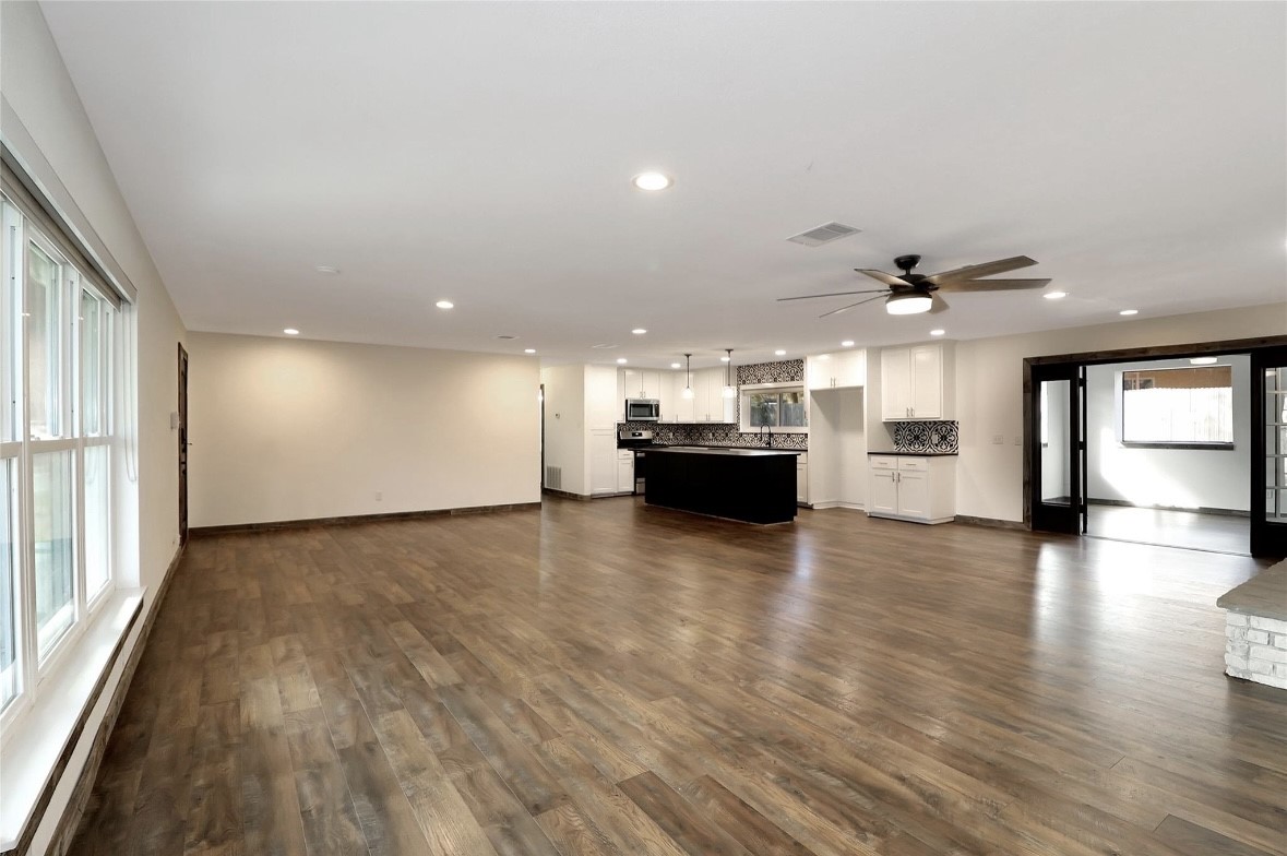 1201 NW 6th Avenue Mineral Wells TX 76067