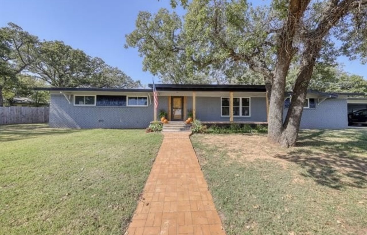 1201 NW 6th Avenue Mineral Wells TX 76067