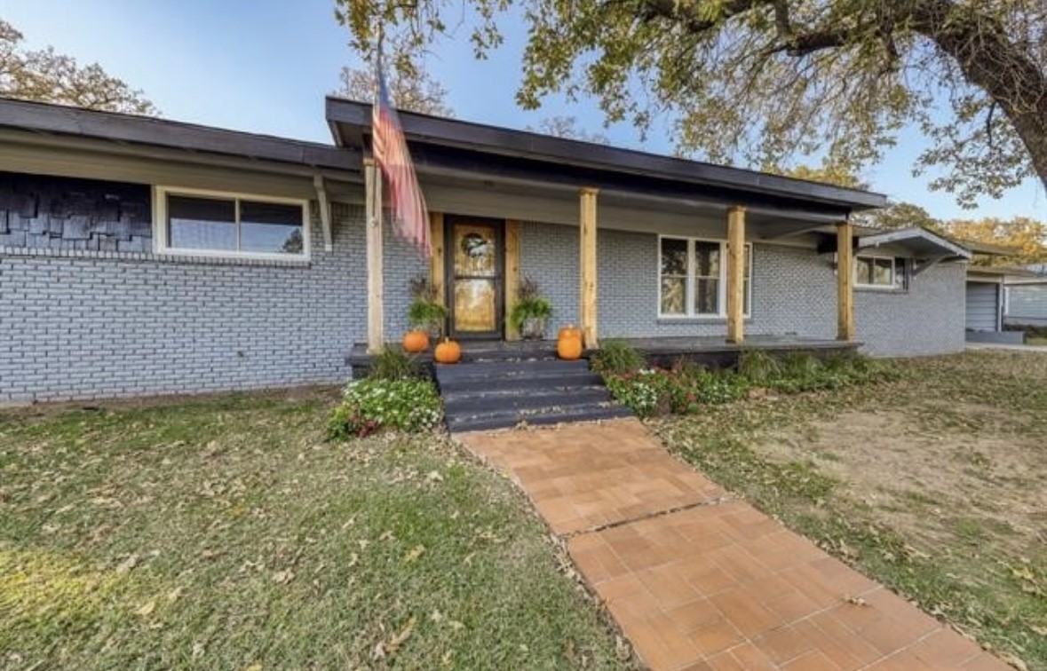 1201 NW 6th Avenue Mineral Wells TX 76067