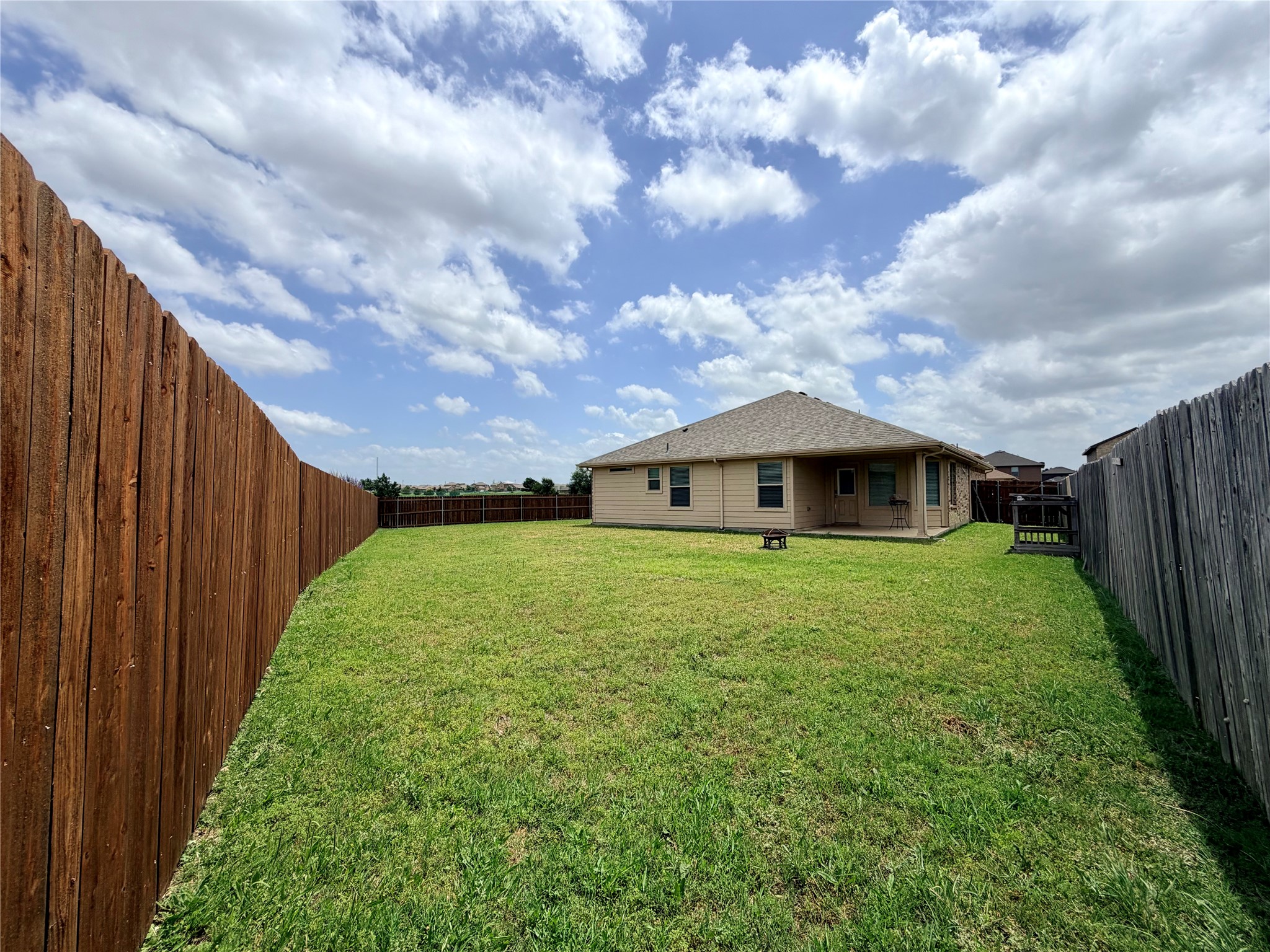 520 Cantebury Park Lane Ponder TX 76259
