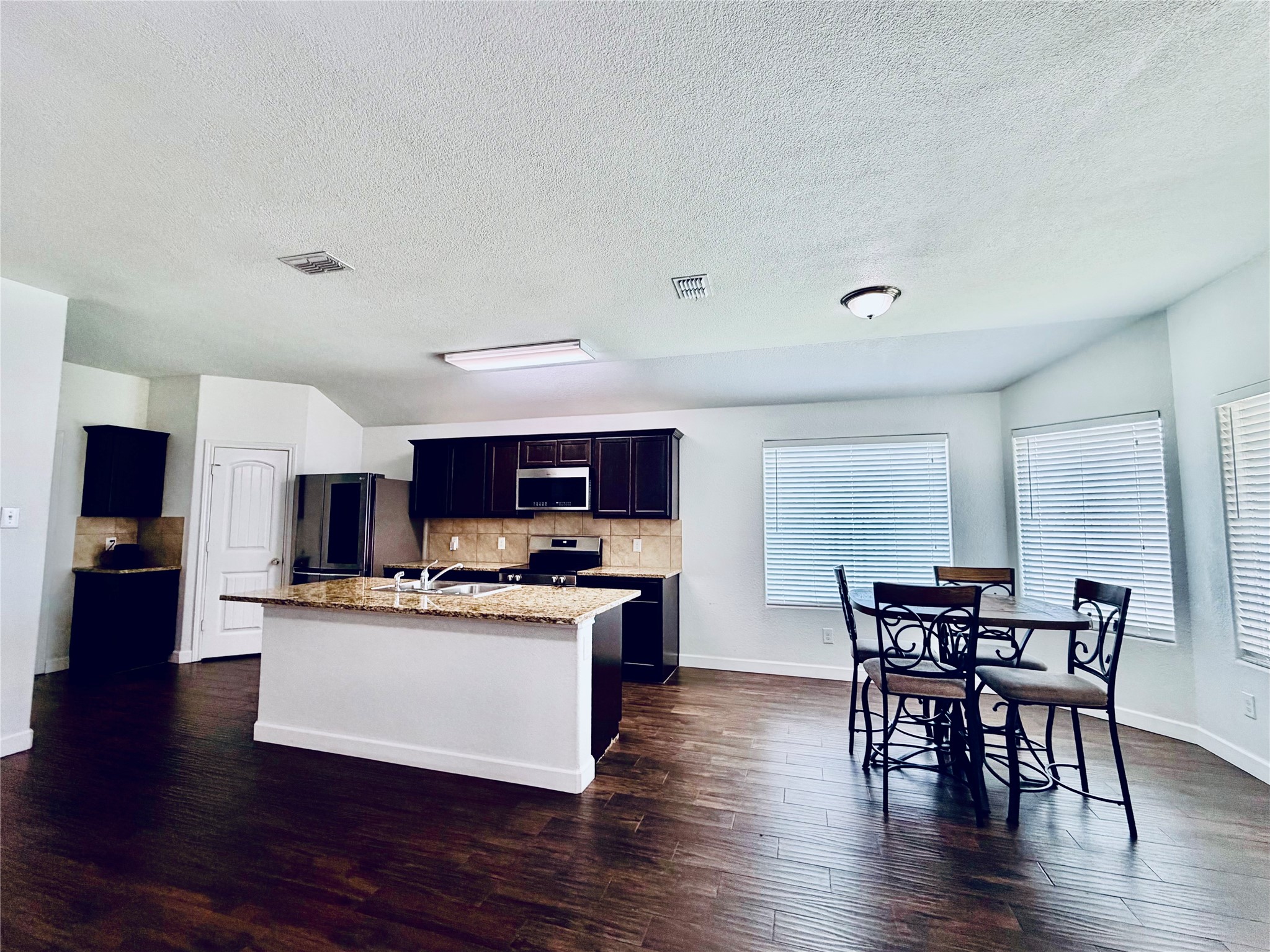 520 Cantebury Park Lane Ponder TX 76259