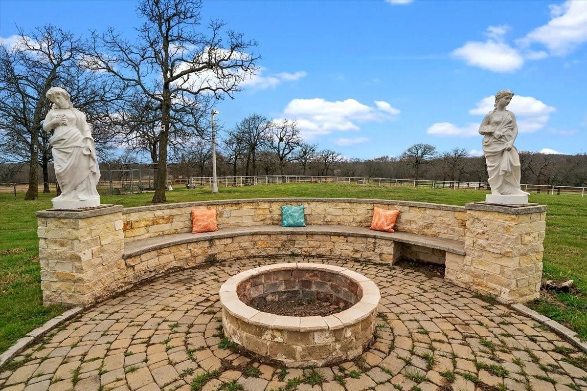 10827 Saint John Road Pilot Point TX 76258