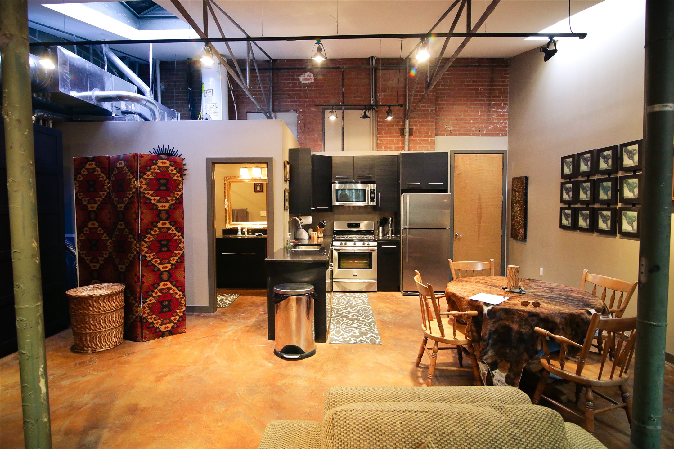 3106 Commerce Dallas TX 75226