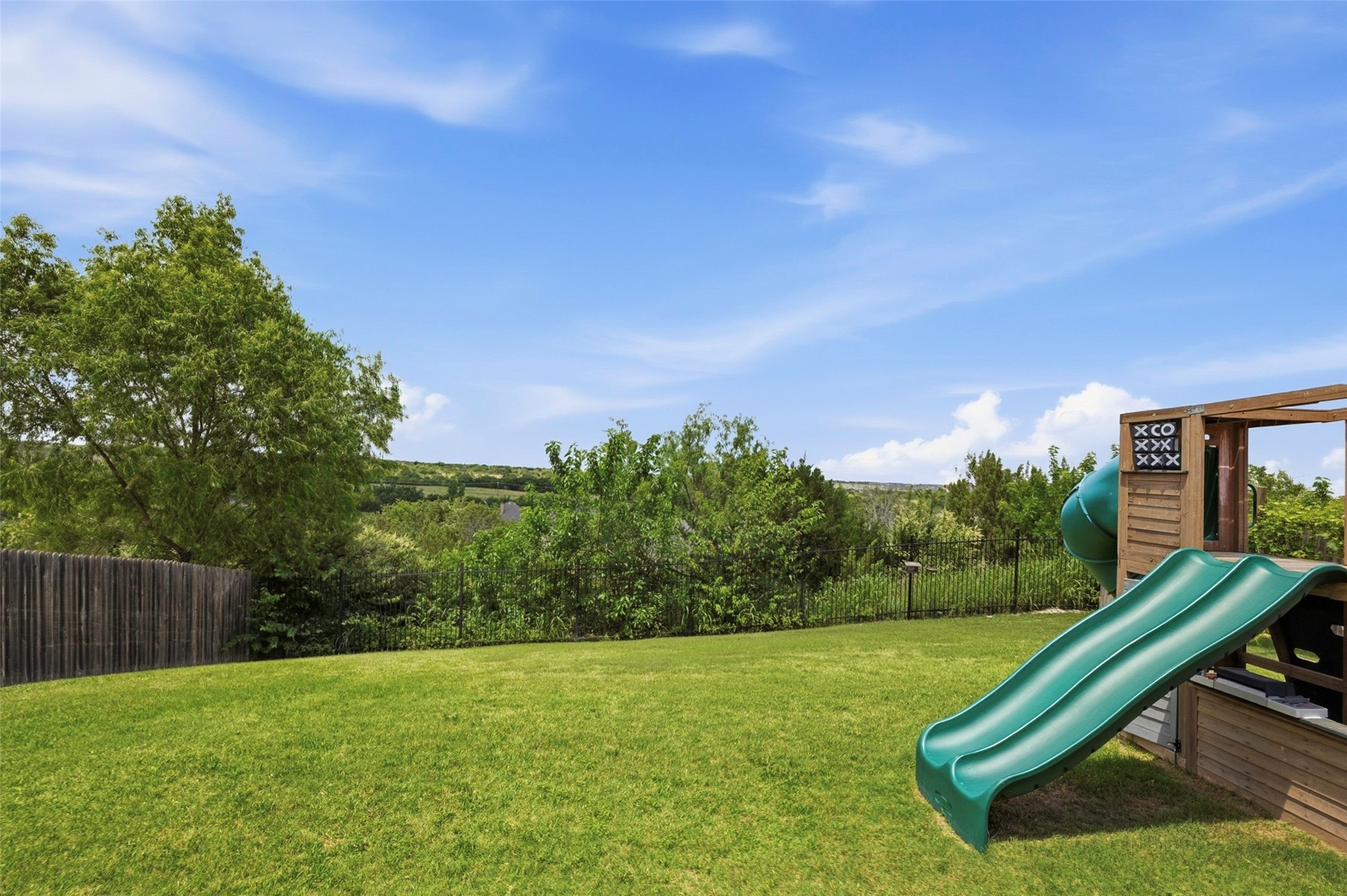 536 Inwood Street Benbrook TX 76126