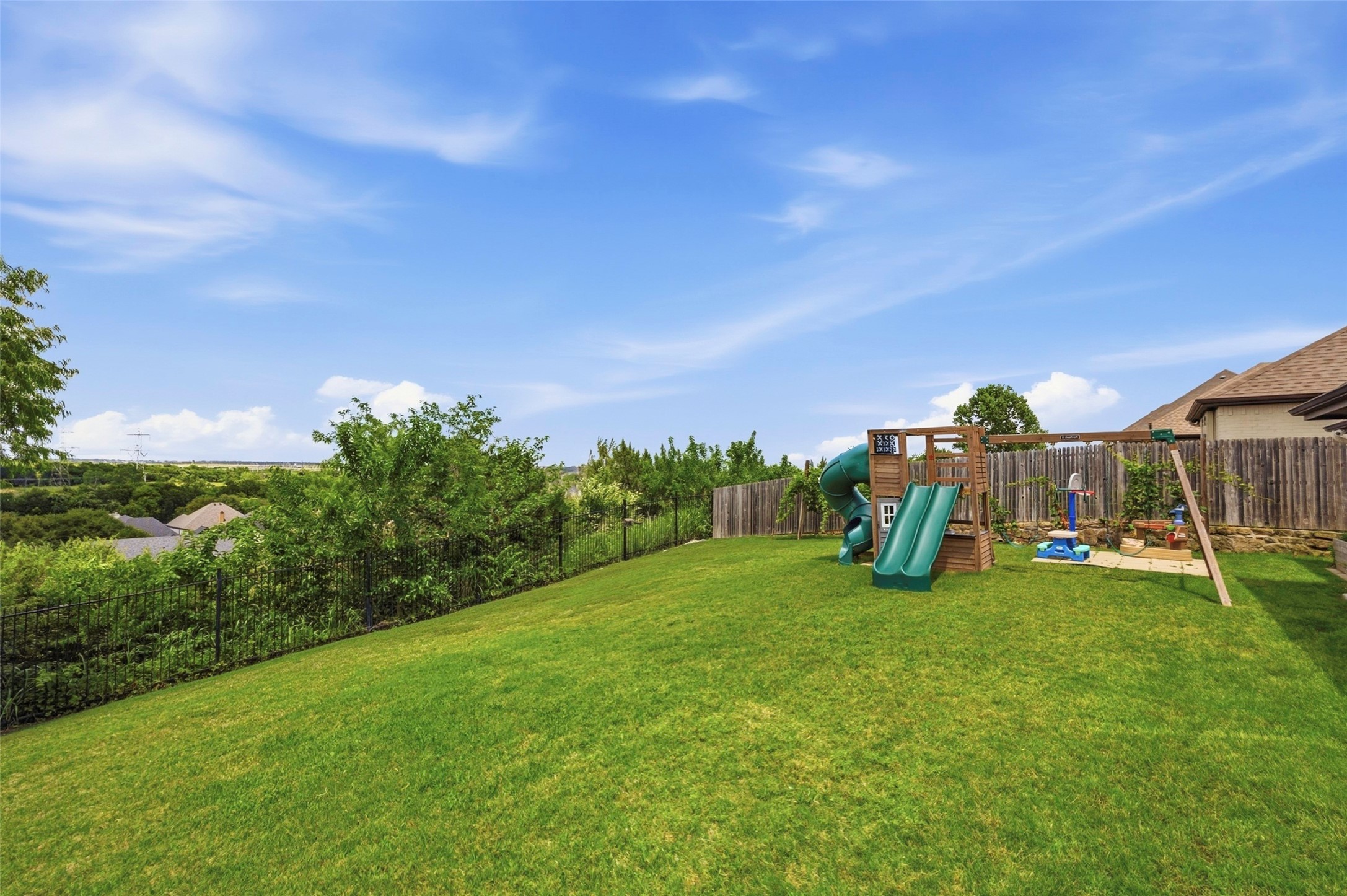 536 Inwood Street Benbrook TX 76126